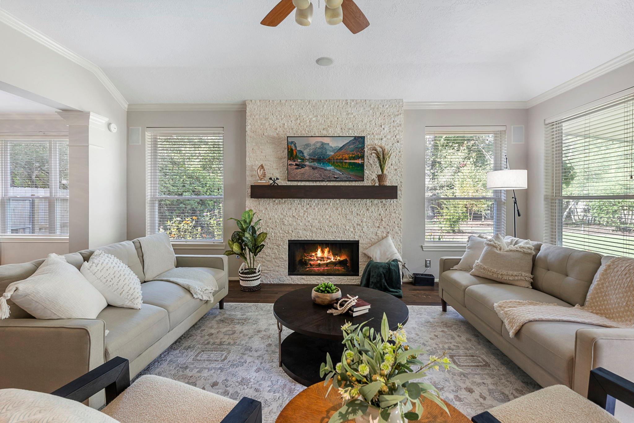 31 E Bonneymead Circle