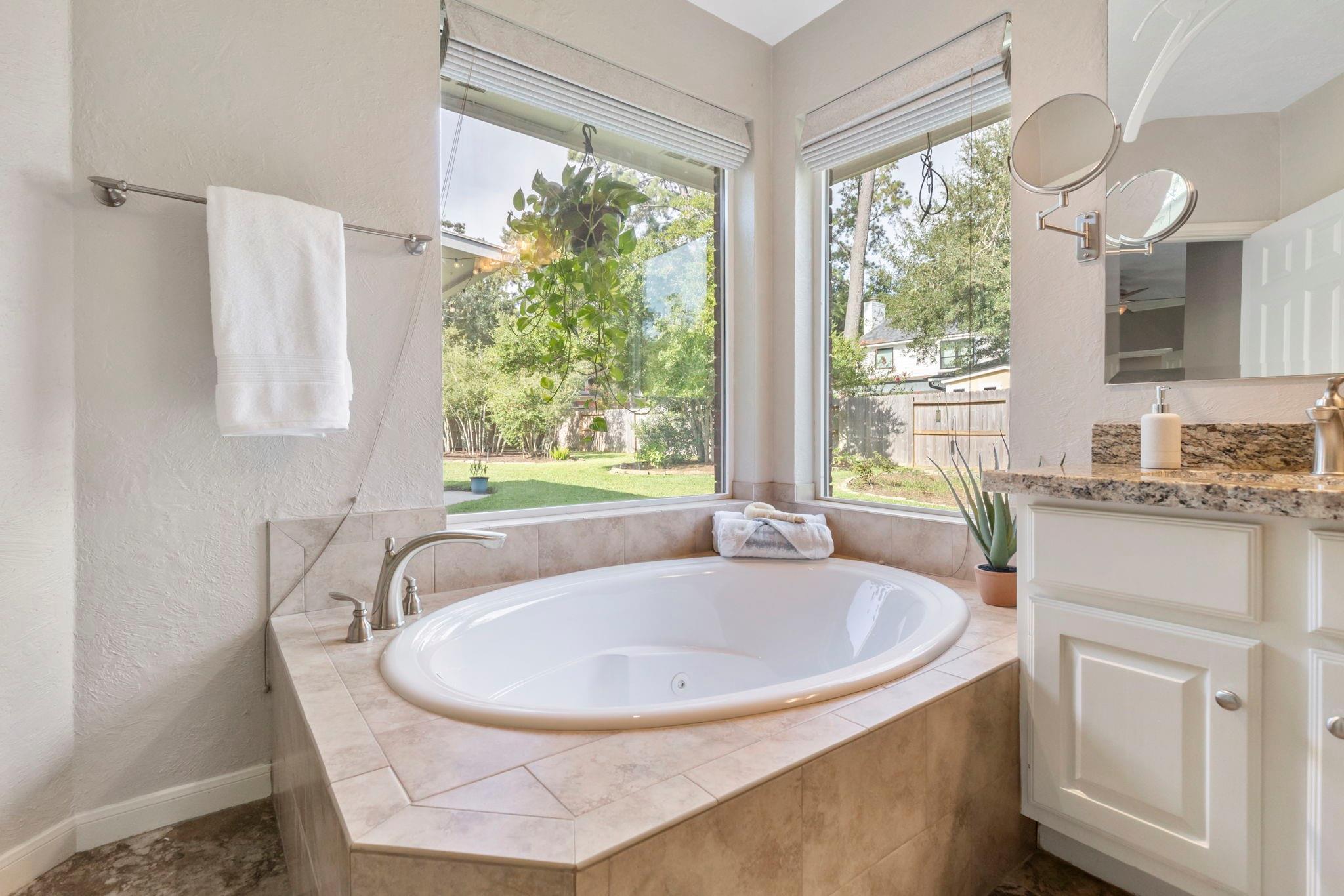 31 E Bonneymead Circle