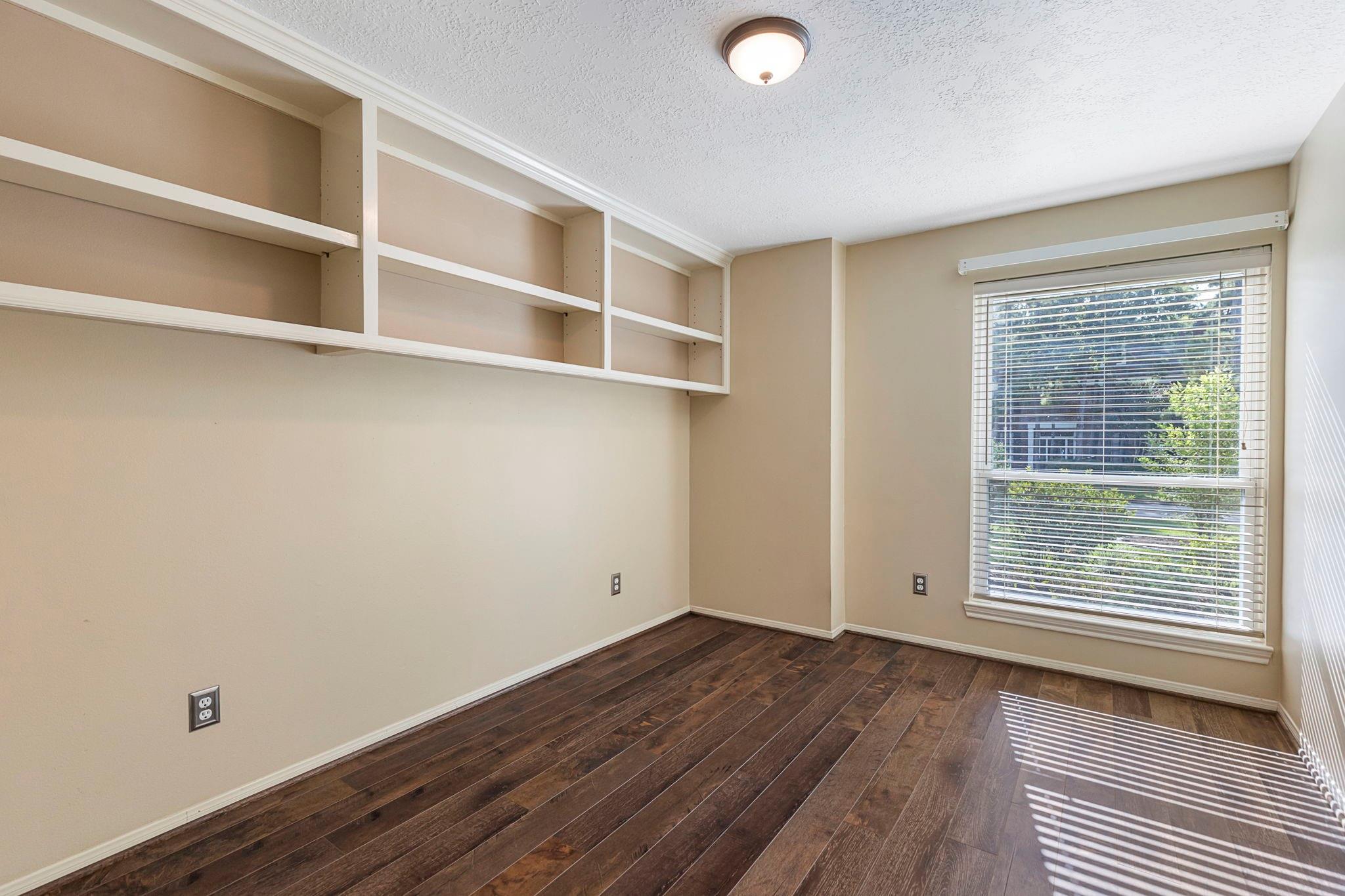 31 E Bonneymead Circle
