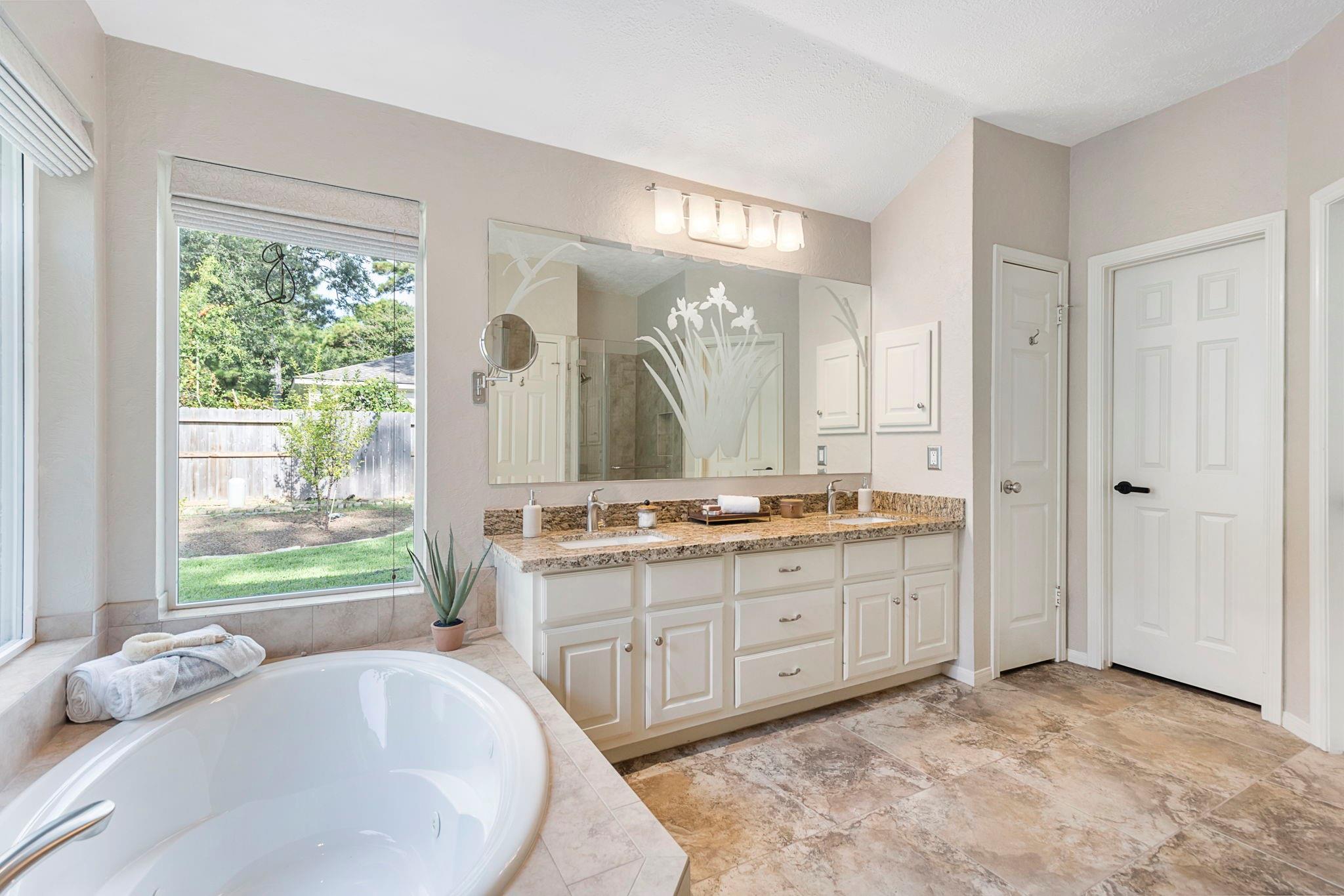 31 E Bonneymead Circle