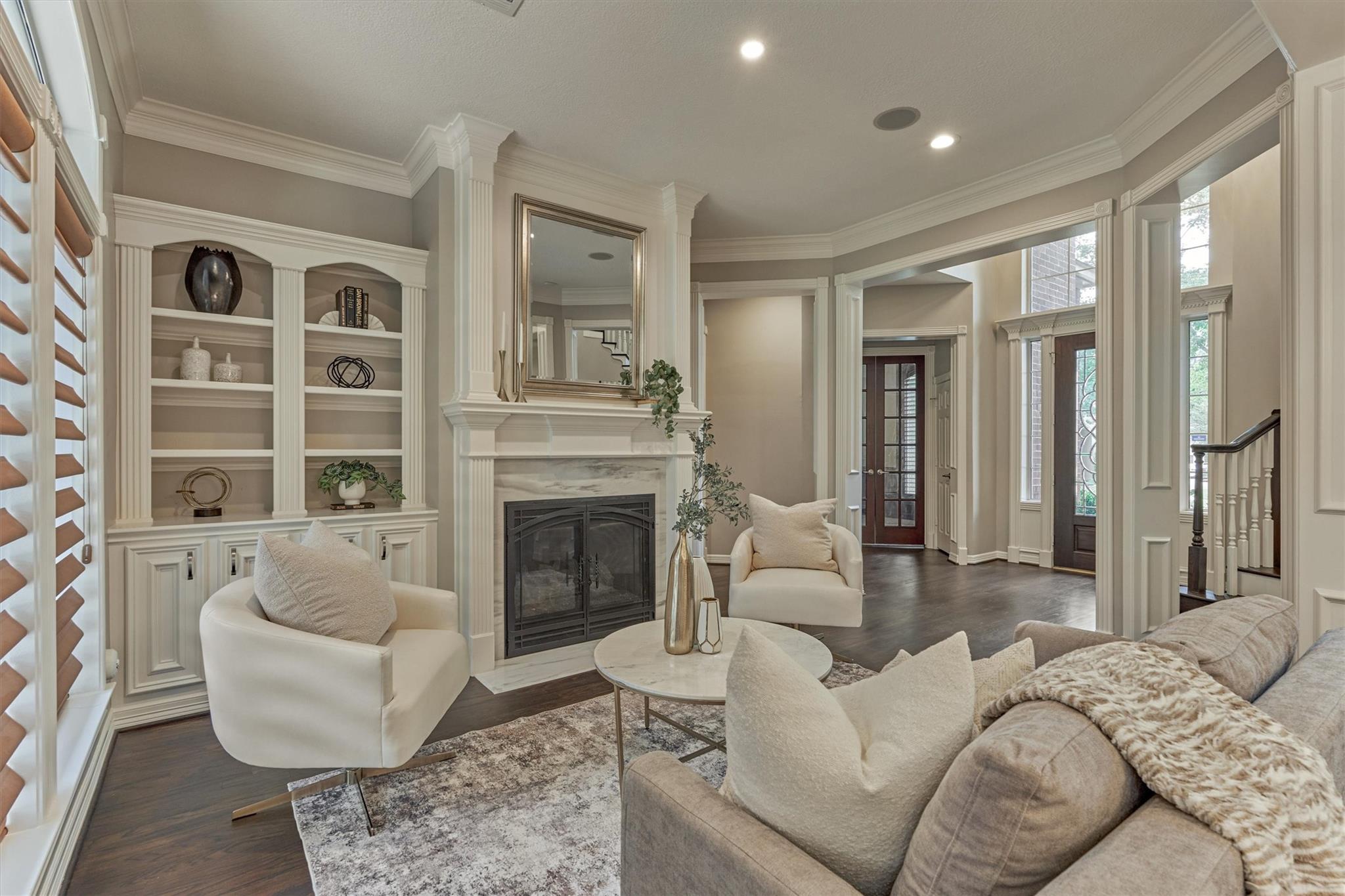 7 Gentry Oak Court