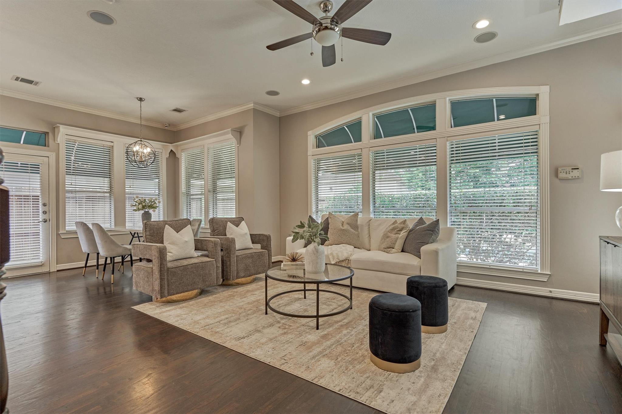 7 Gentry Oak Court