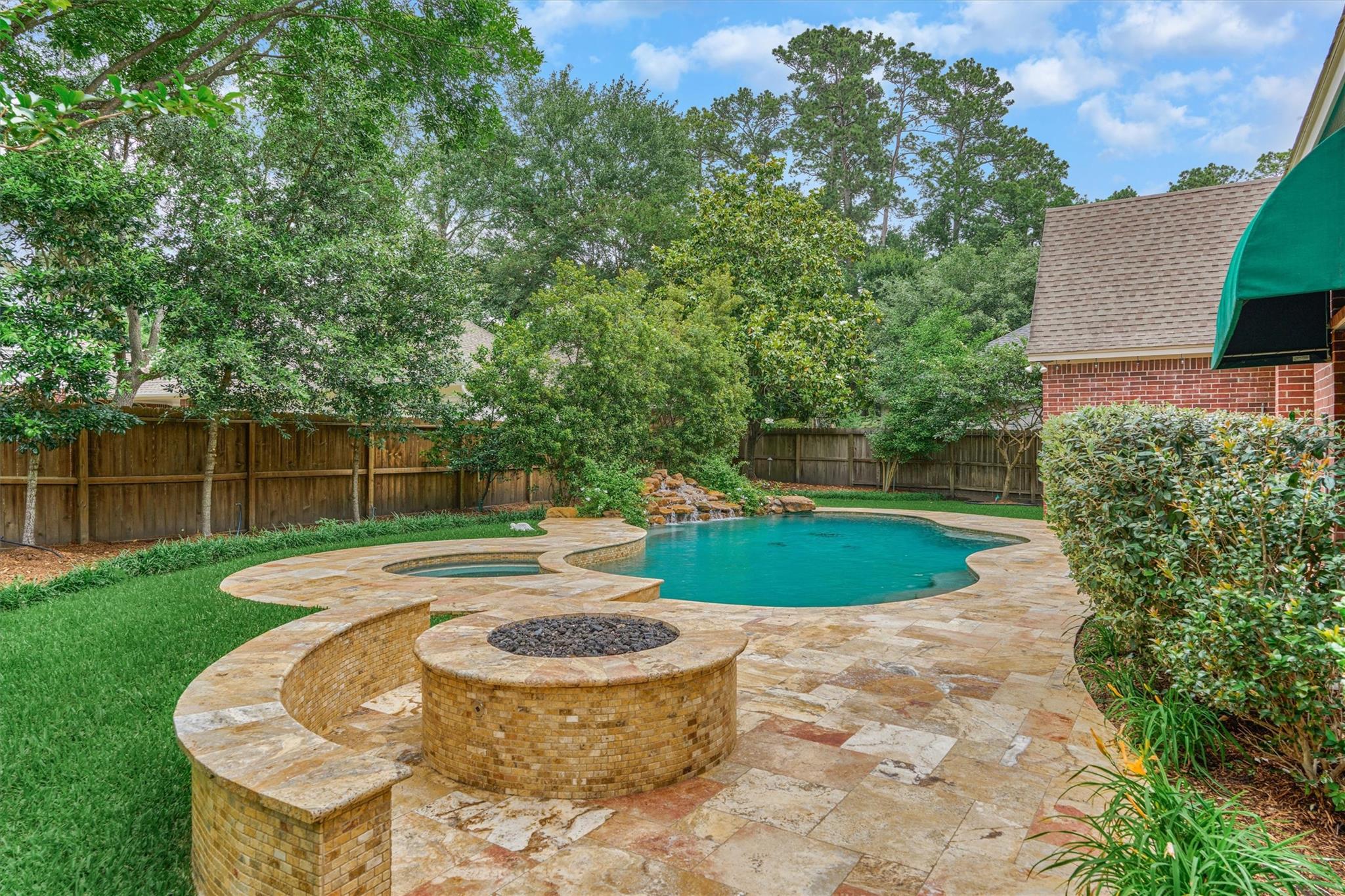 7 Gentry Oak Court