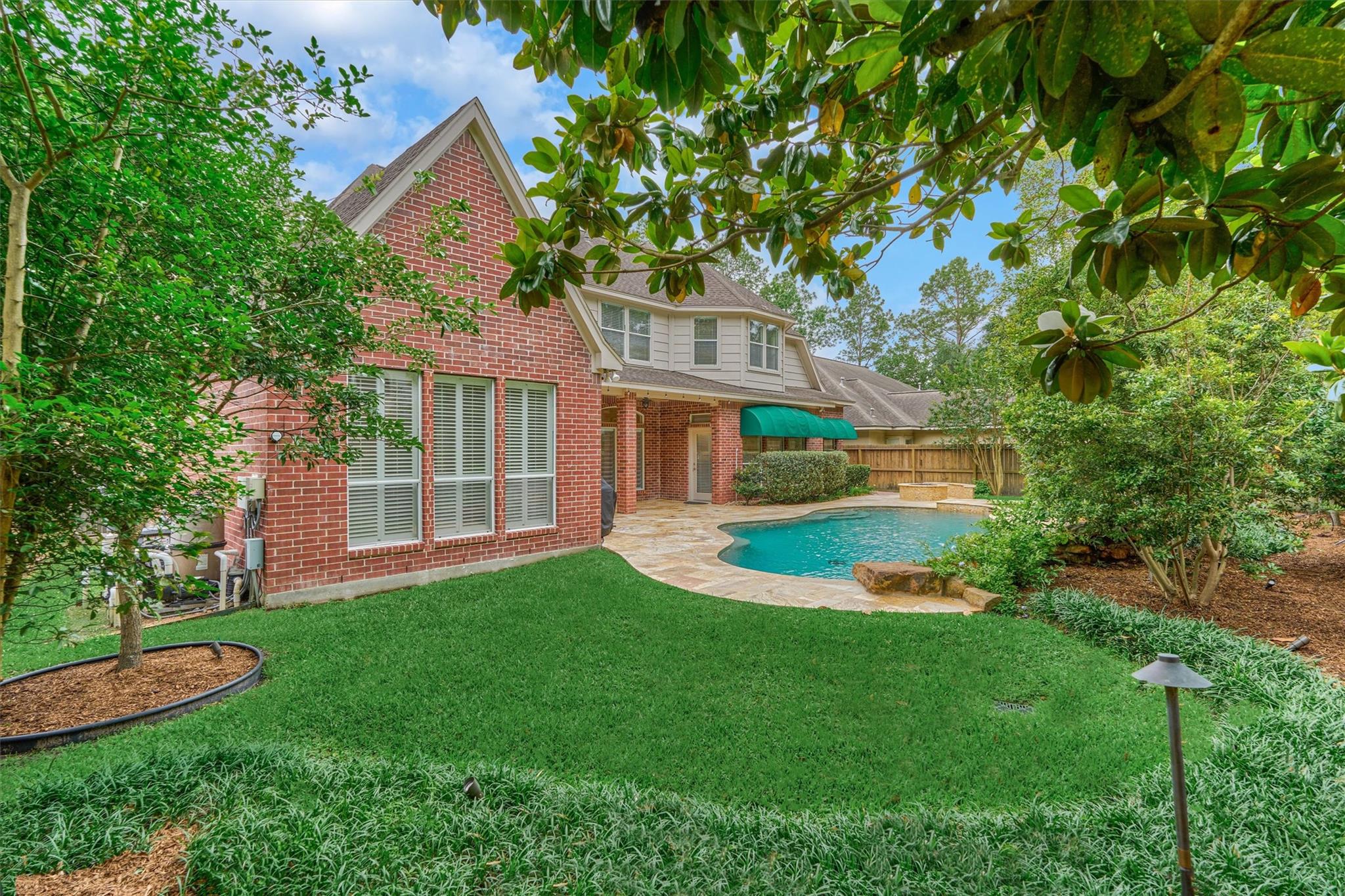 7 Gentry Oak Court