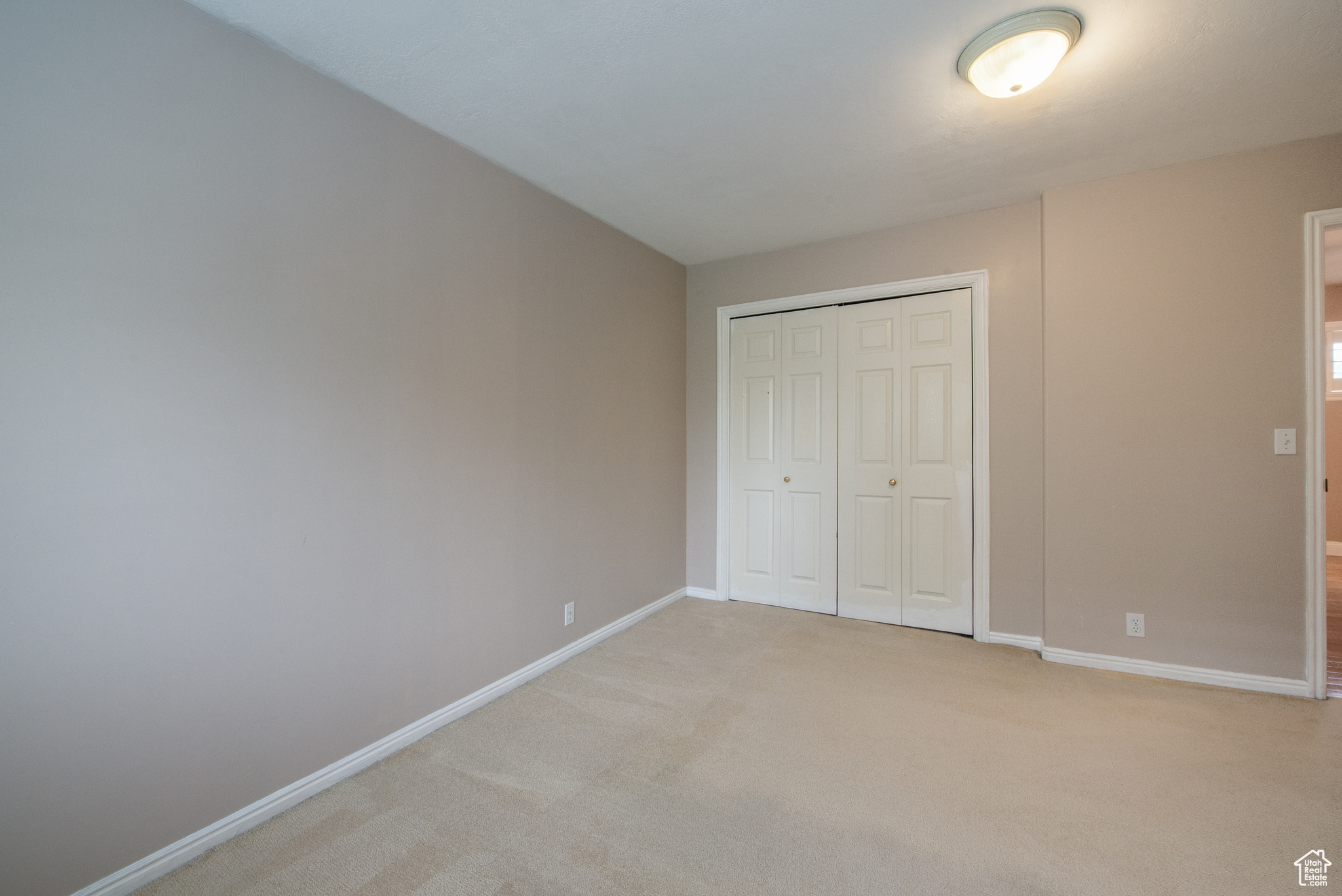 724 E GRAND CAYMAN DR