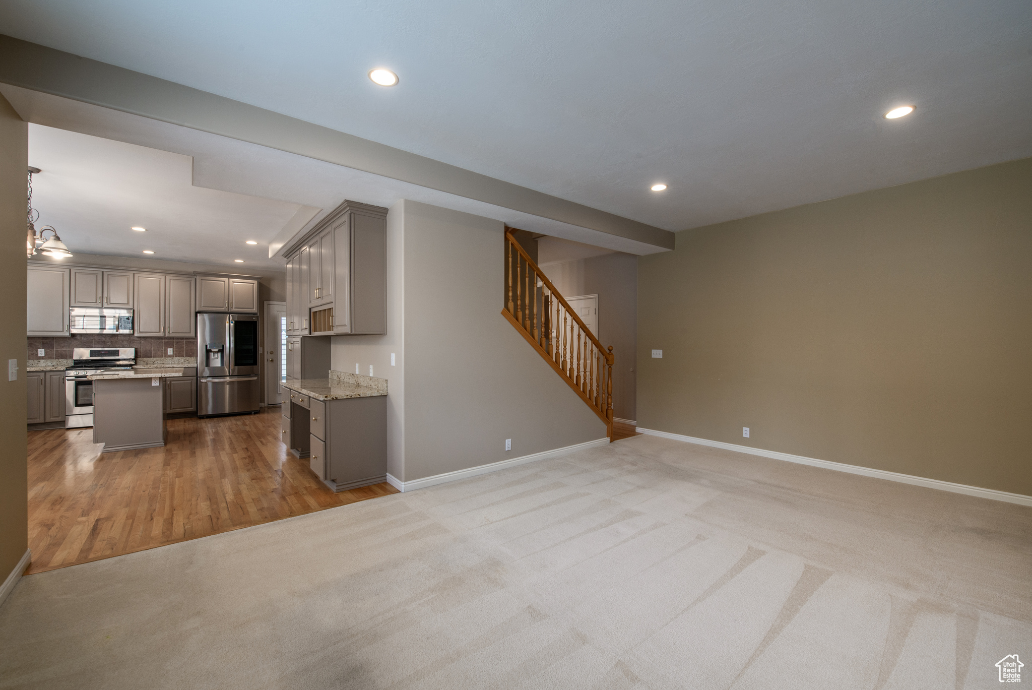 724 E GRAND CAYMAN DR
