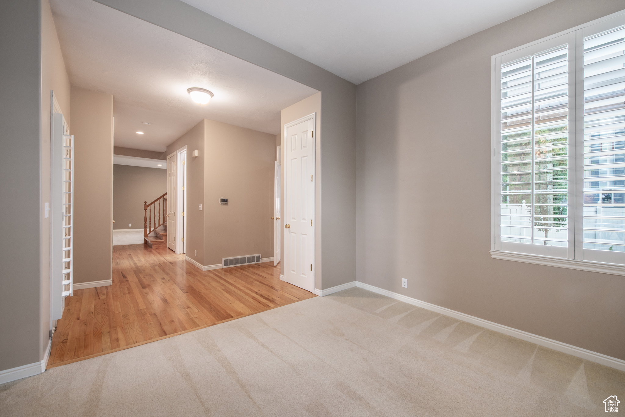 724 E GRAND CAYMAN DR