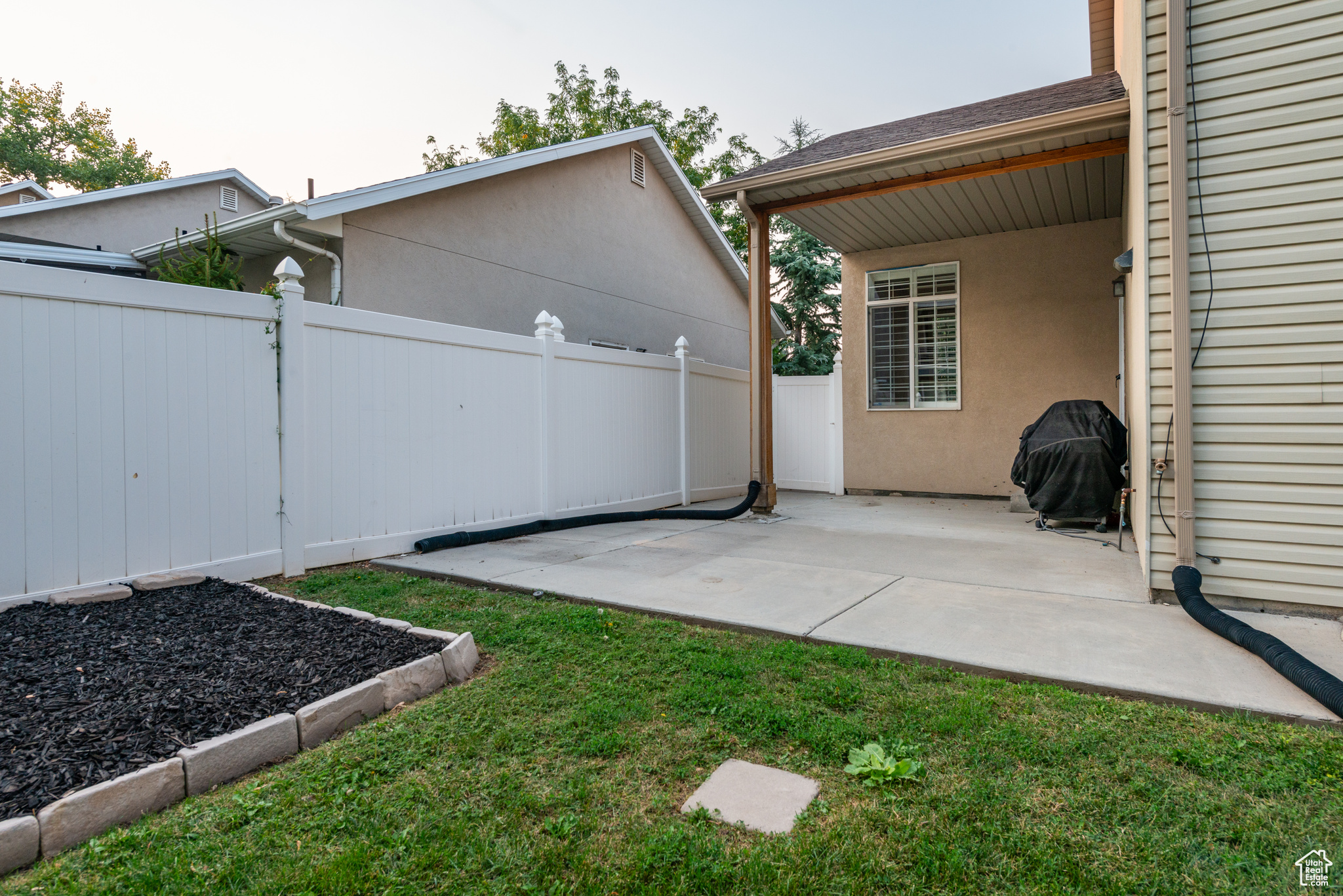 724 E GRAND CAYMAN DR