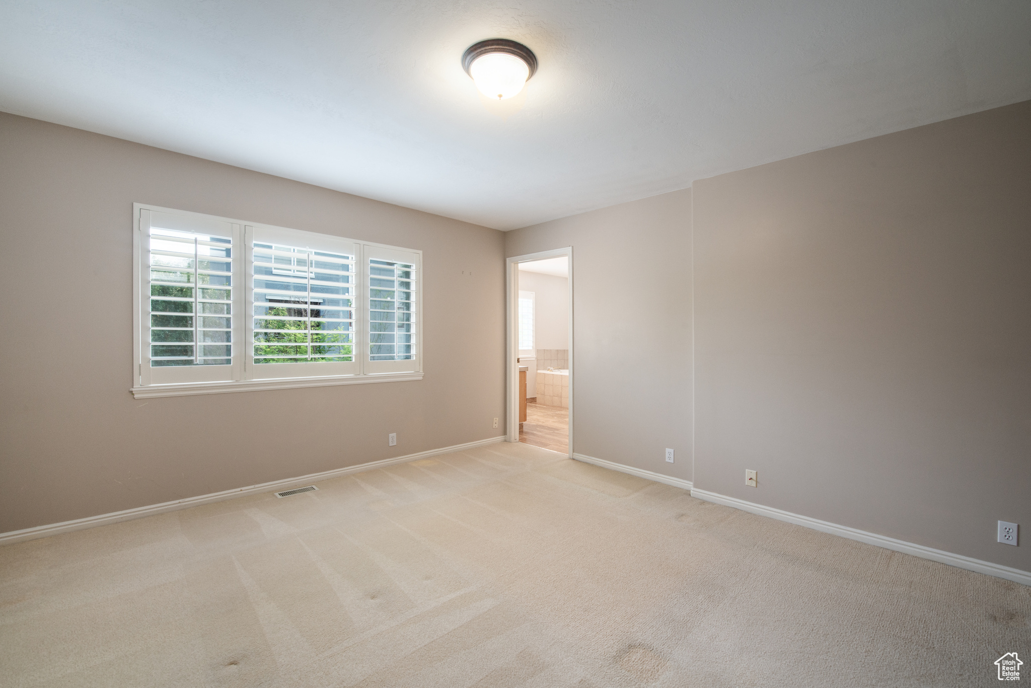 724 E GRAND CAYMAN DR