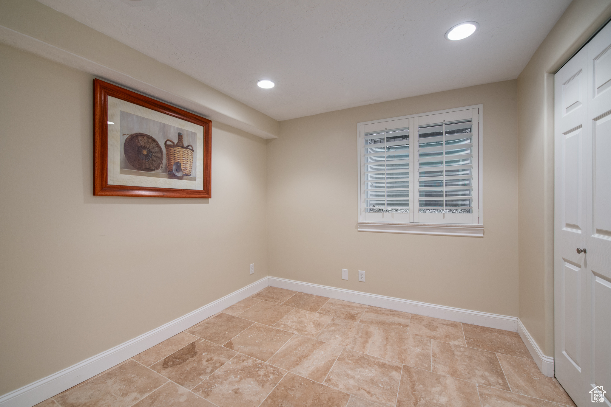 724 E GRAND CAYMAN DR
