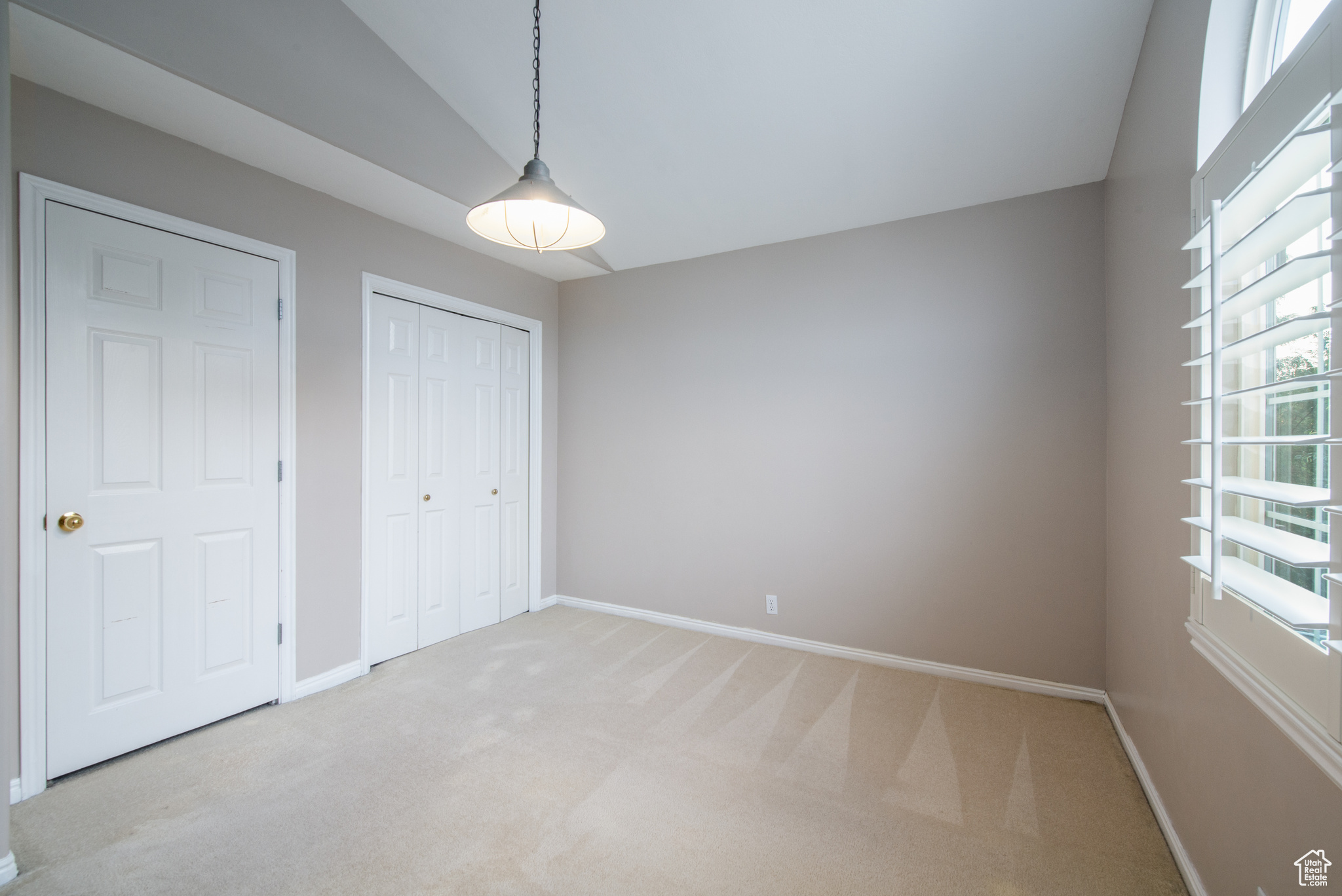 724 E GRAND CAYMAN DR