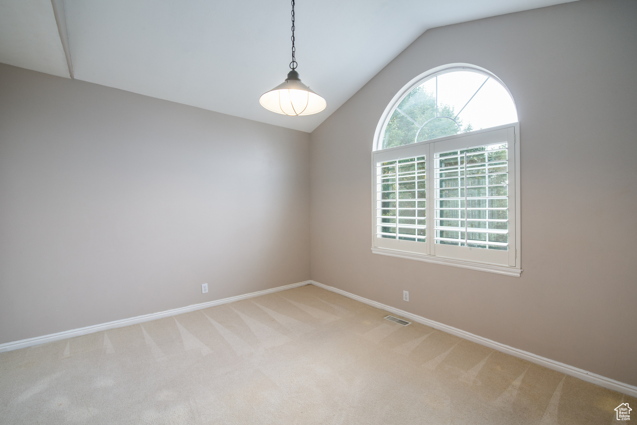 724 E GRAND CAYMAN DR