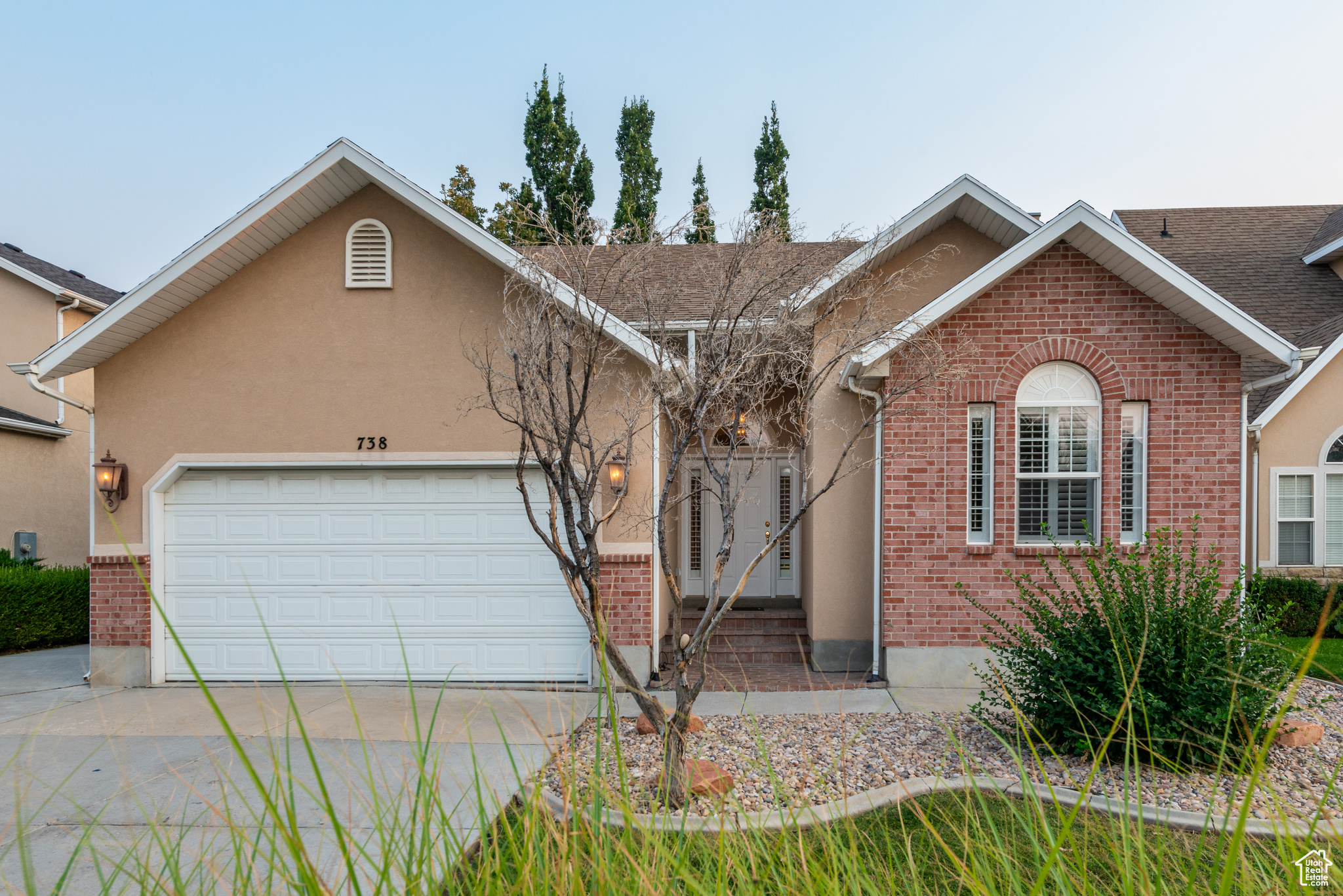 738 E GRAND CAYMAN DR