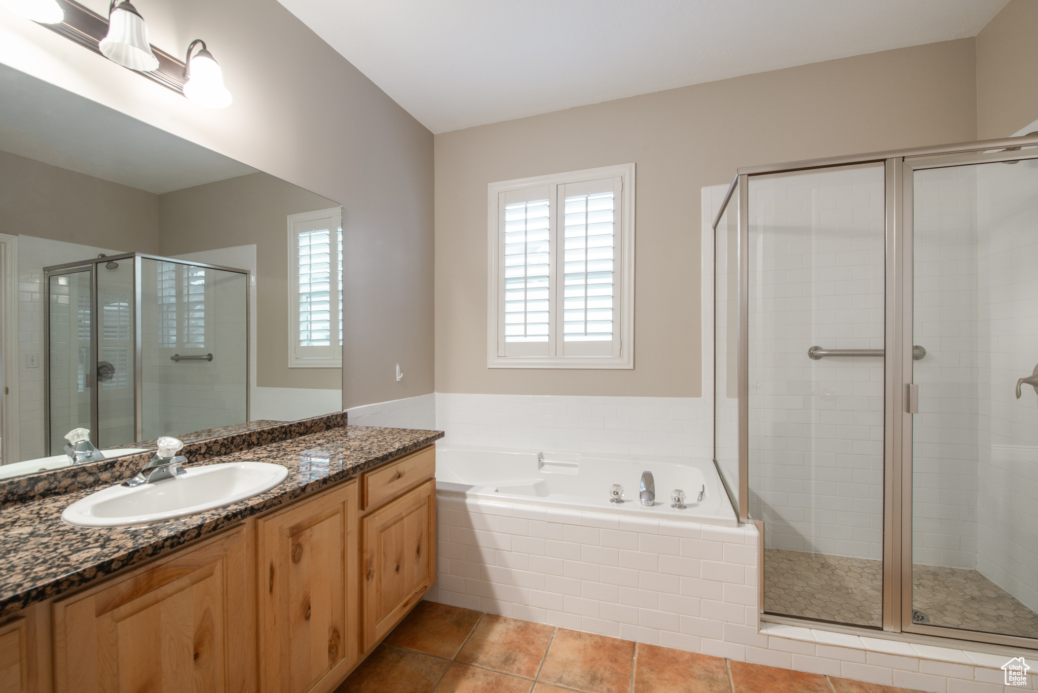 738 E GRAND CAYMAN DR