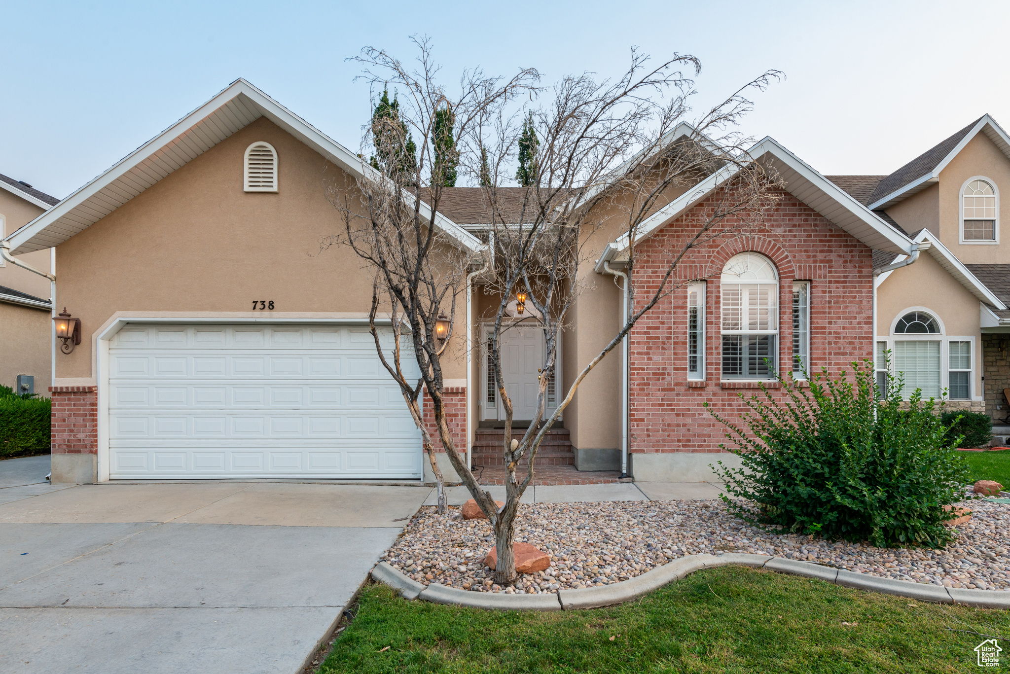 738 E GRAND CAYMAN DR