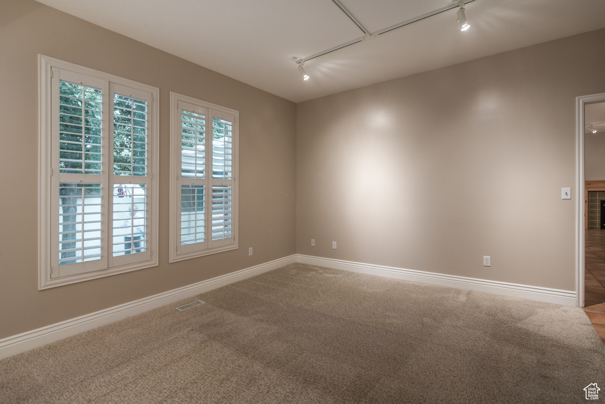 738 E GRAND CAYMAN DR