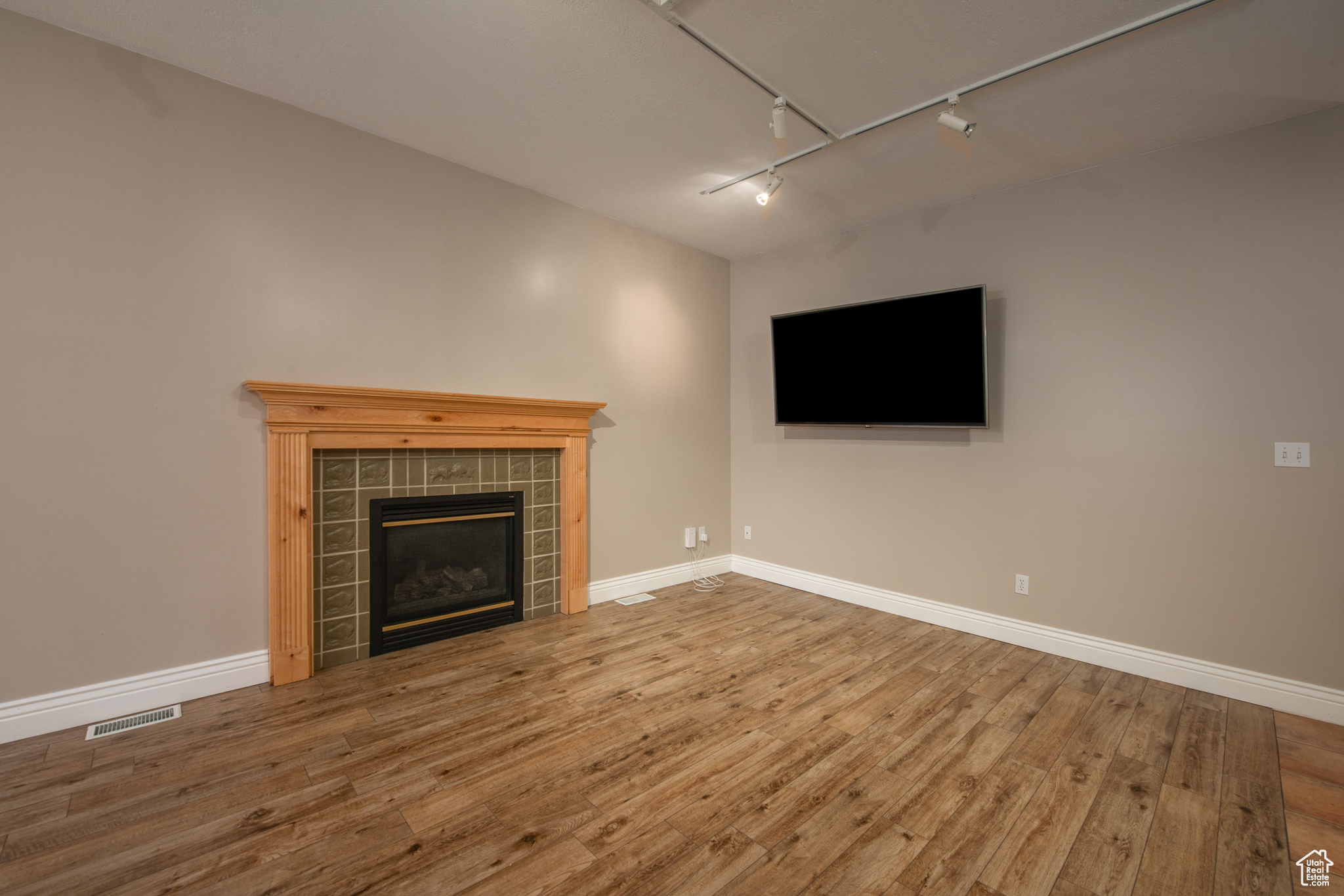 738 E GRAND CAYMAN DR