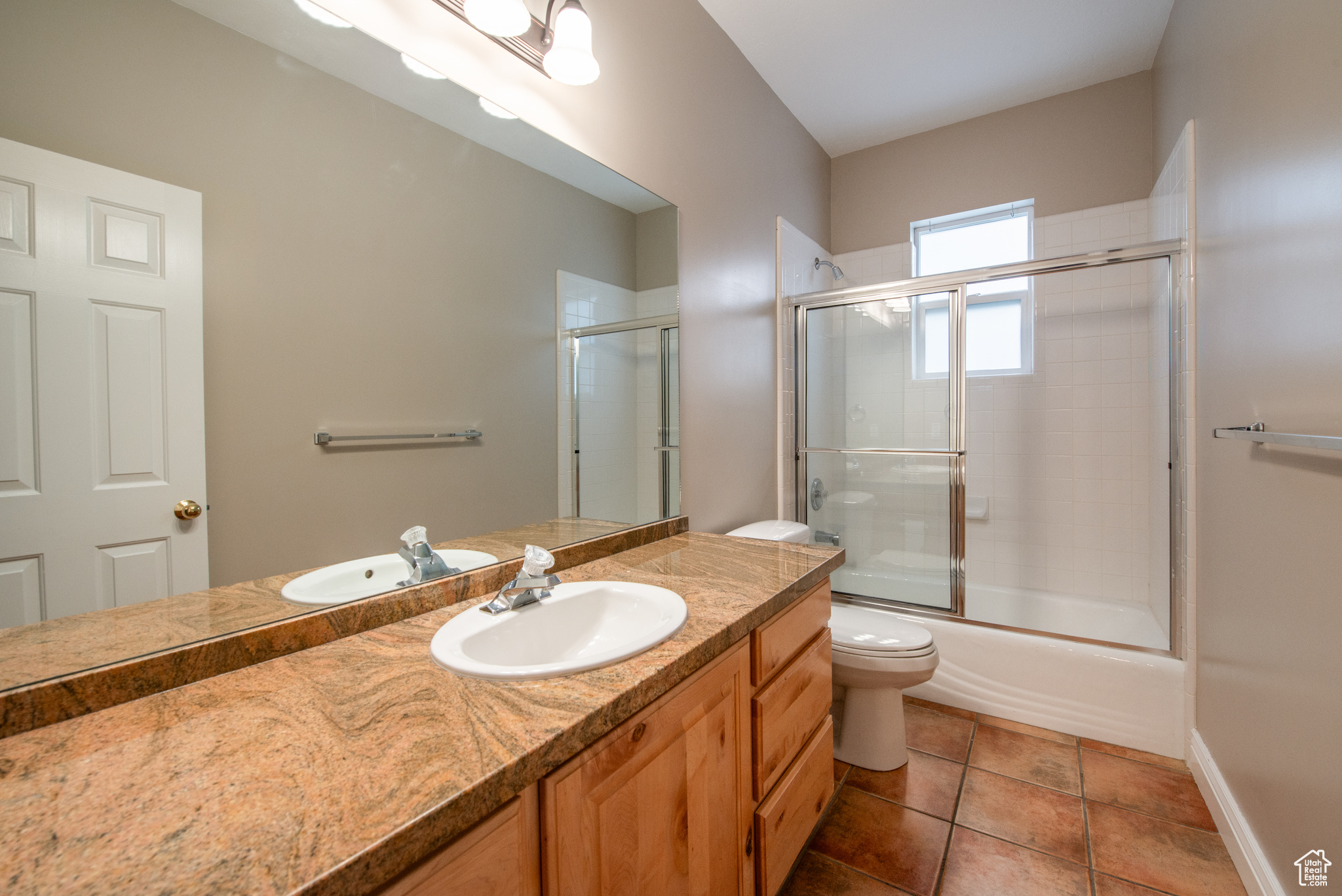 738 E GRAND CAYMAN DR