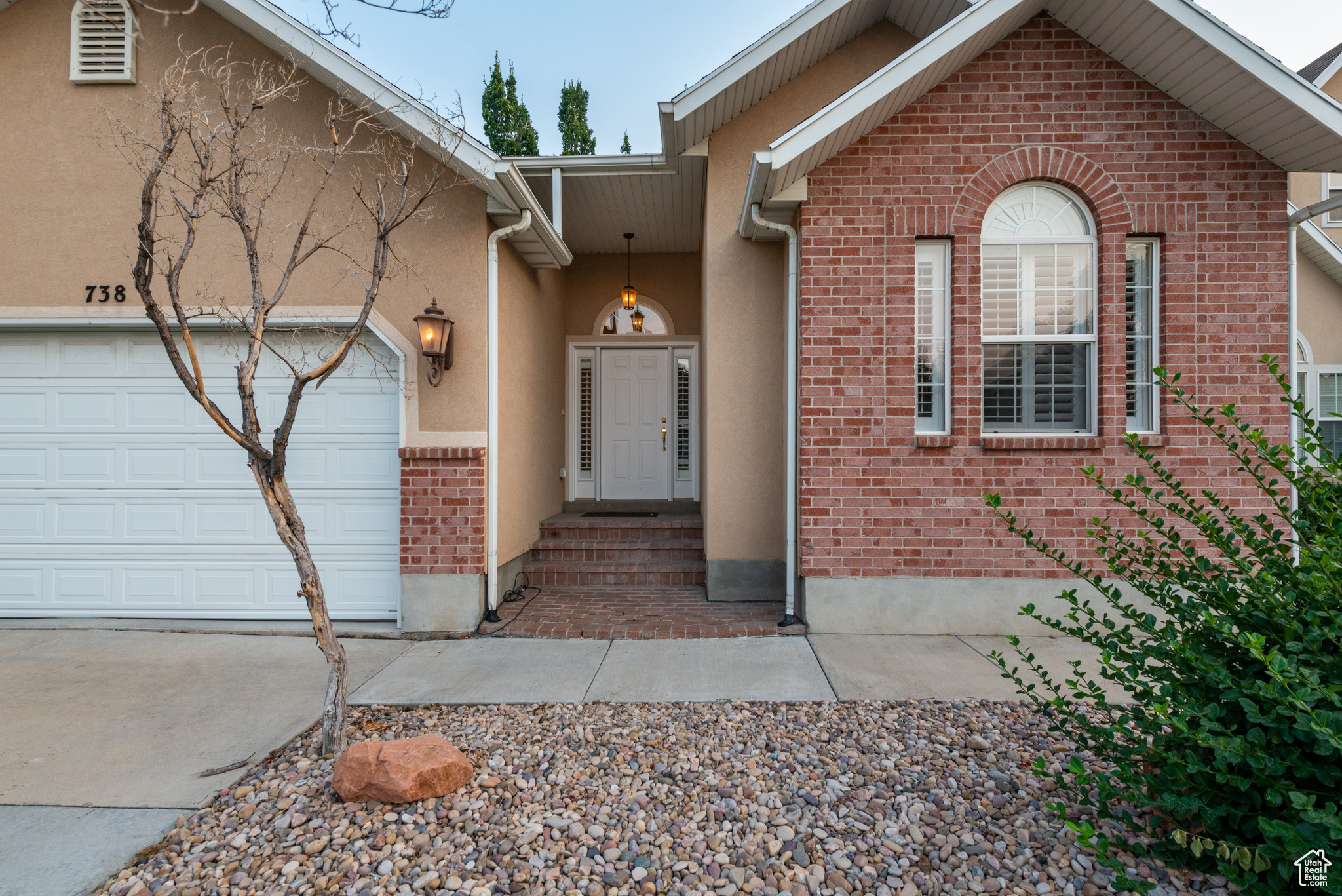 738 E GRAND CAYMAN DR
