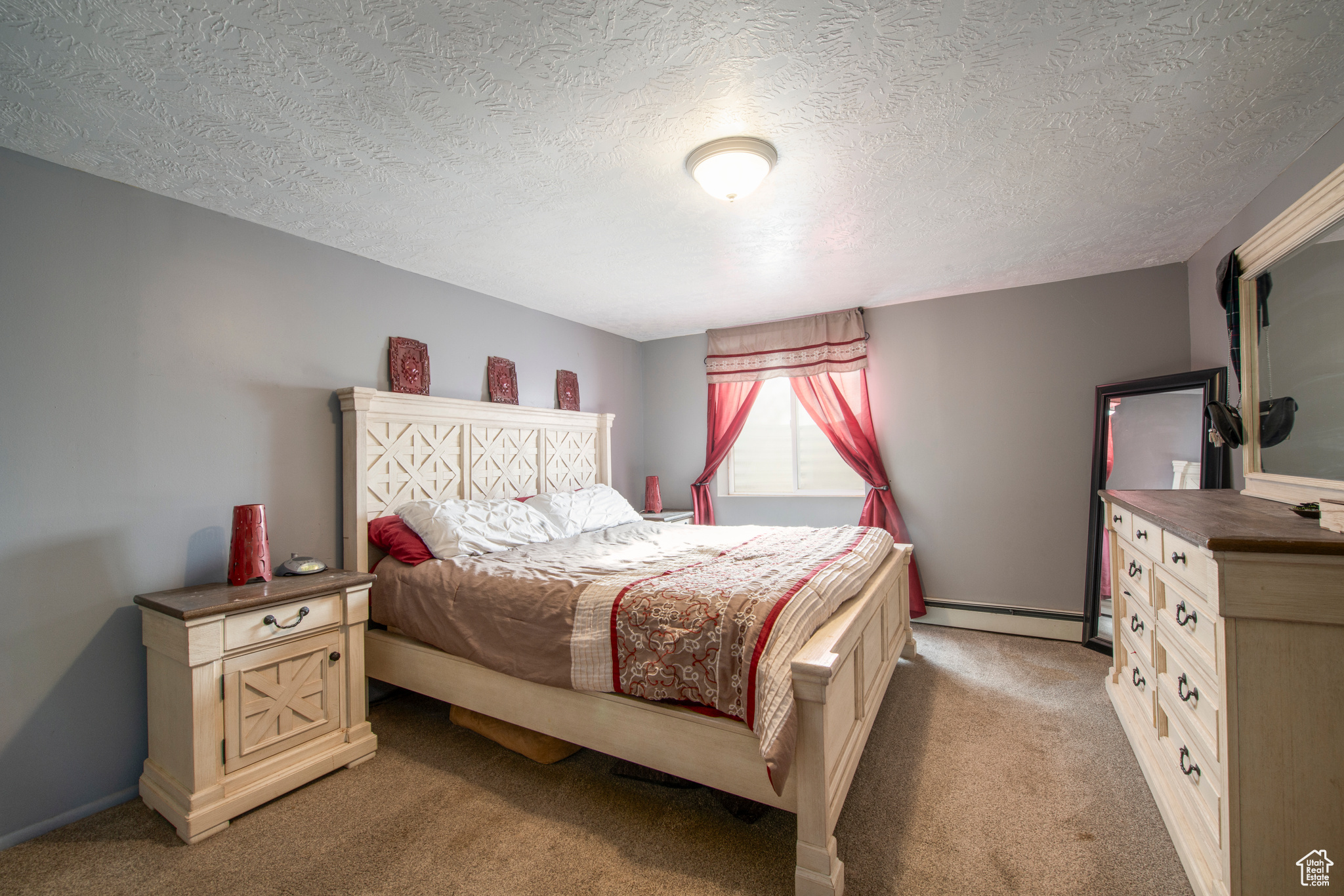4533 N SKYLINE CIR
