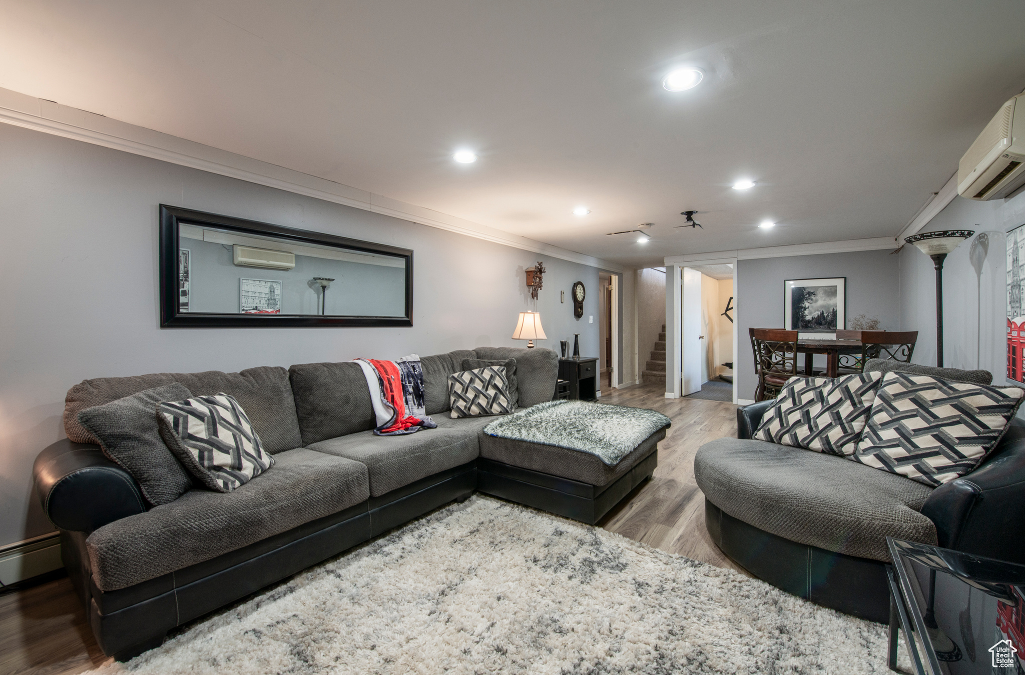 4533 N SKYLINE CIR