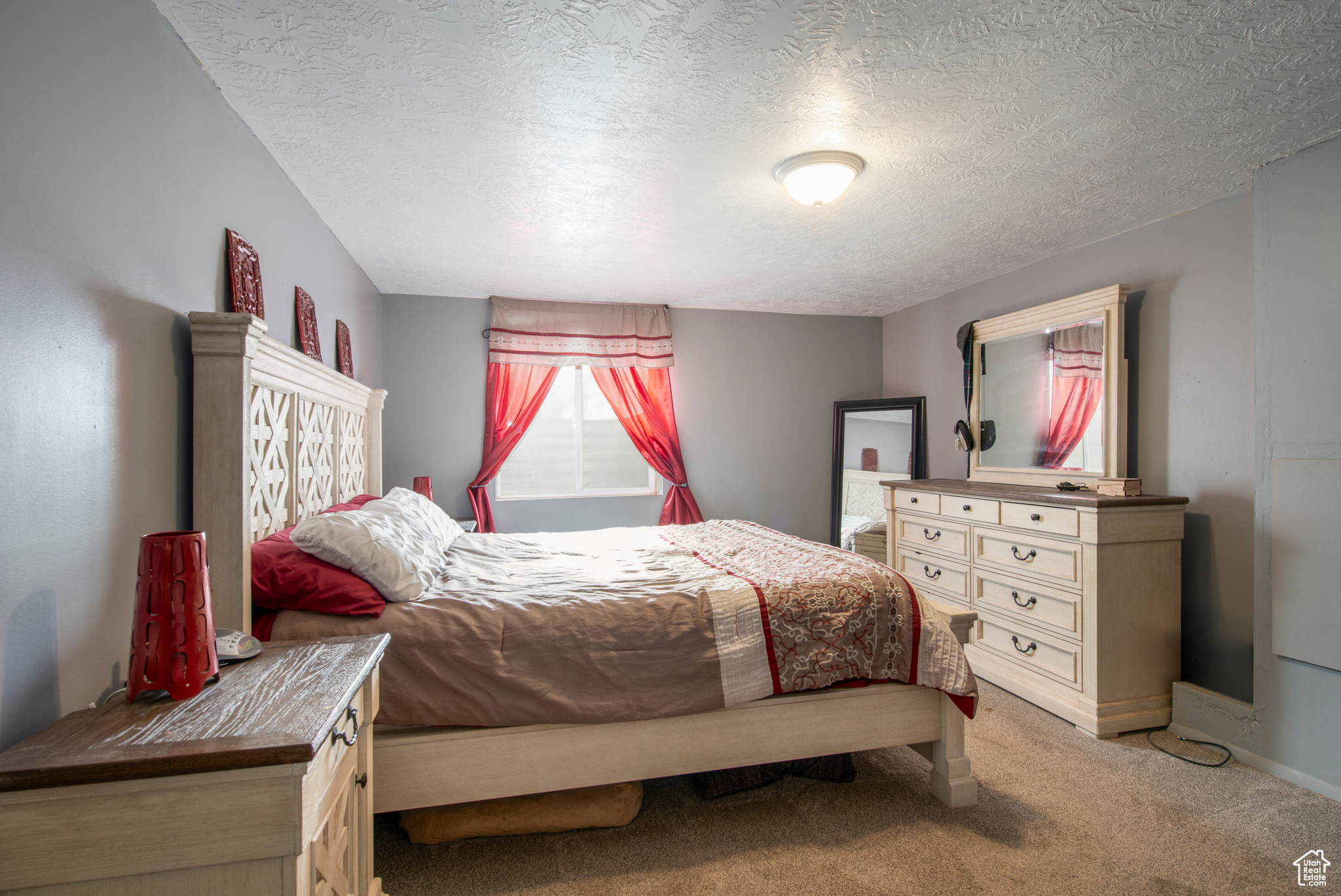 4533 N SKYLINE CIR