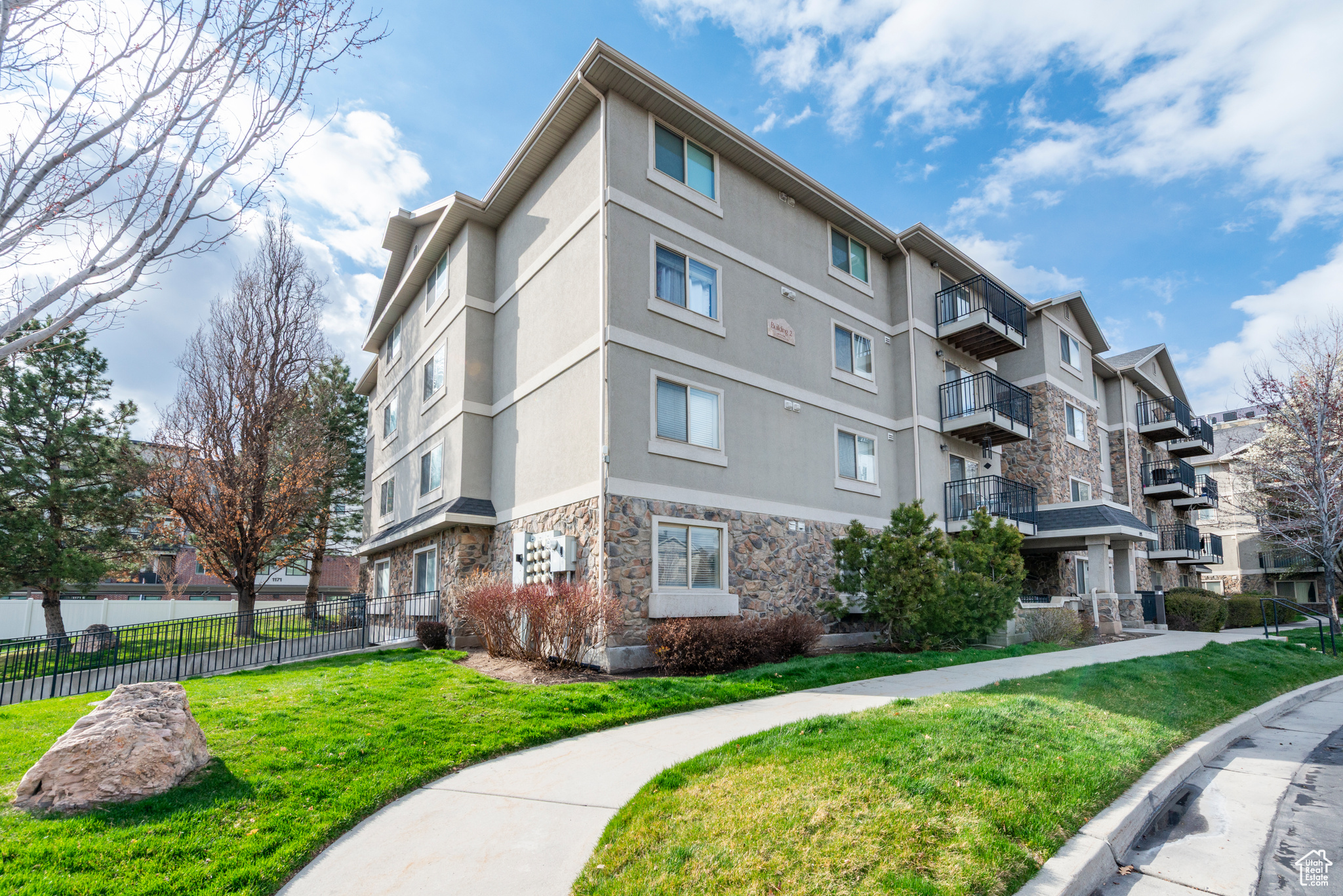 1195 E PRIVET DR #101