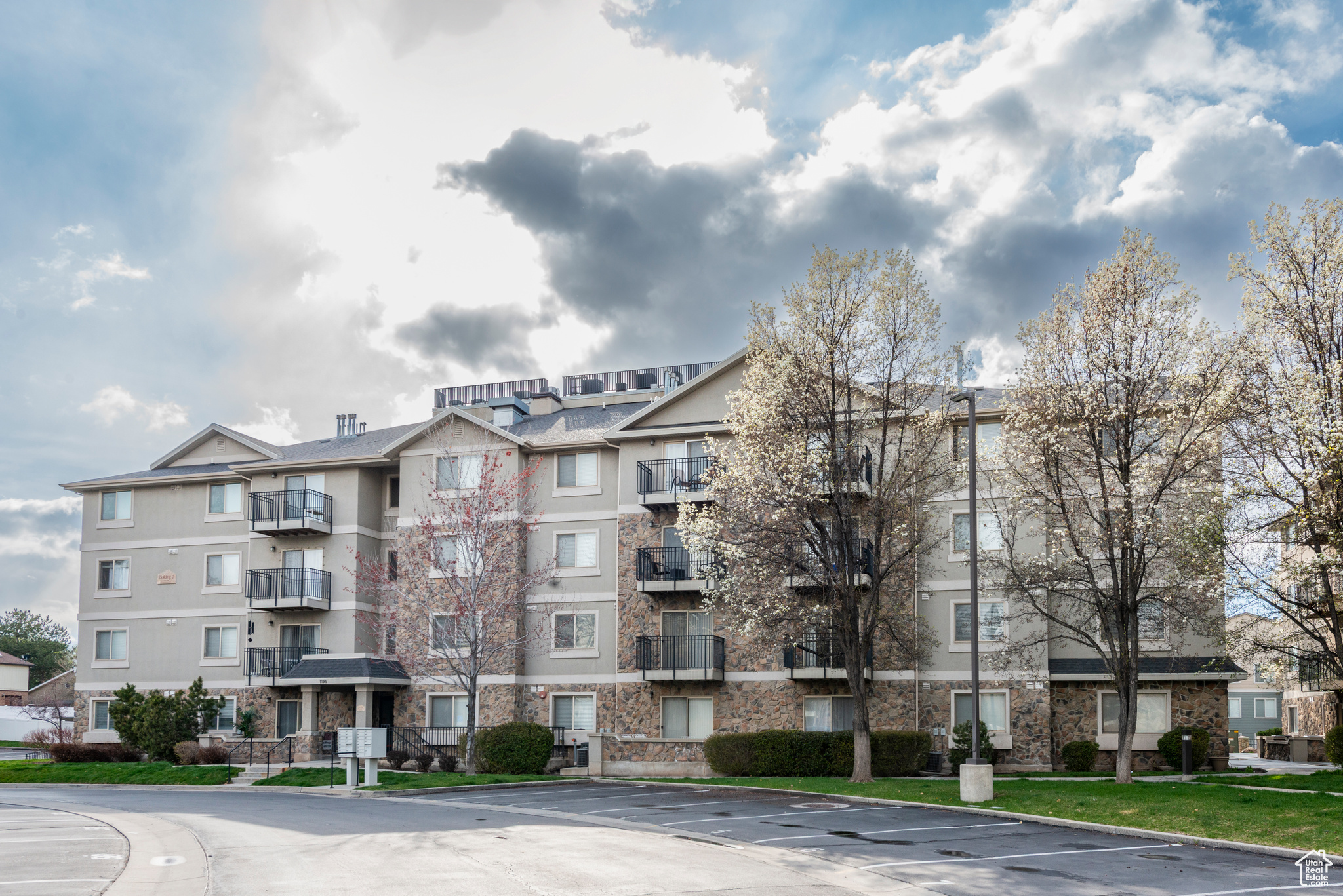 1195 E PRIVET DR #101