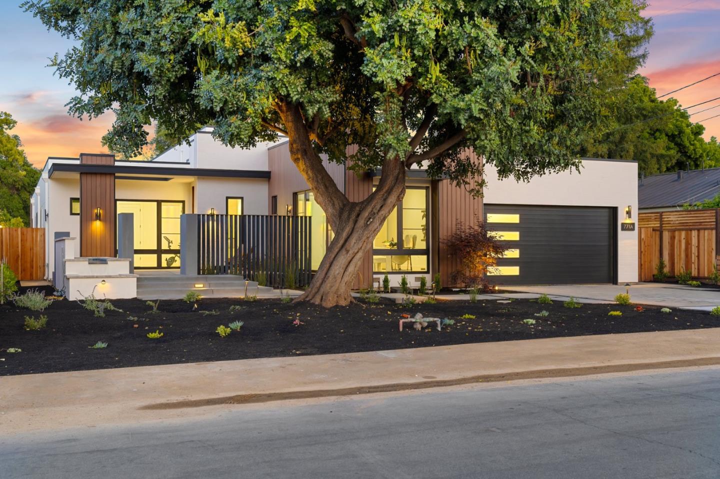 771 Jordan AVE