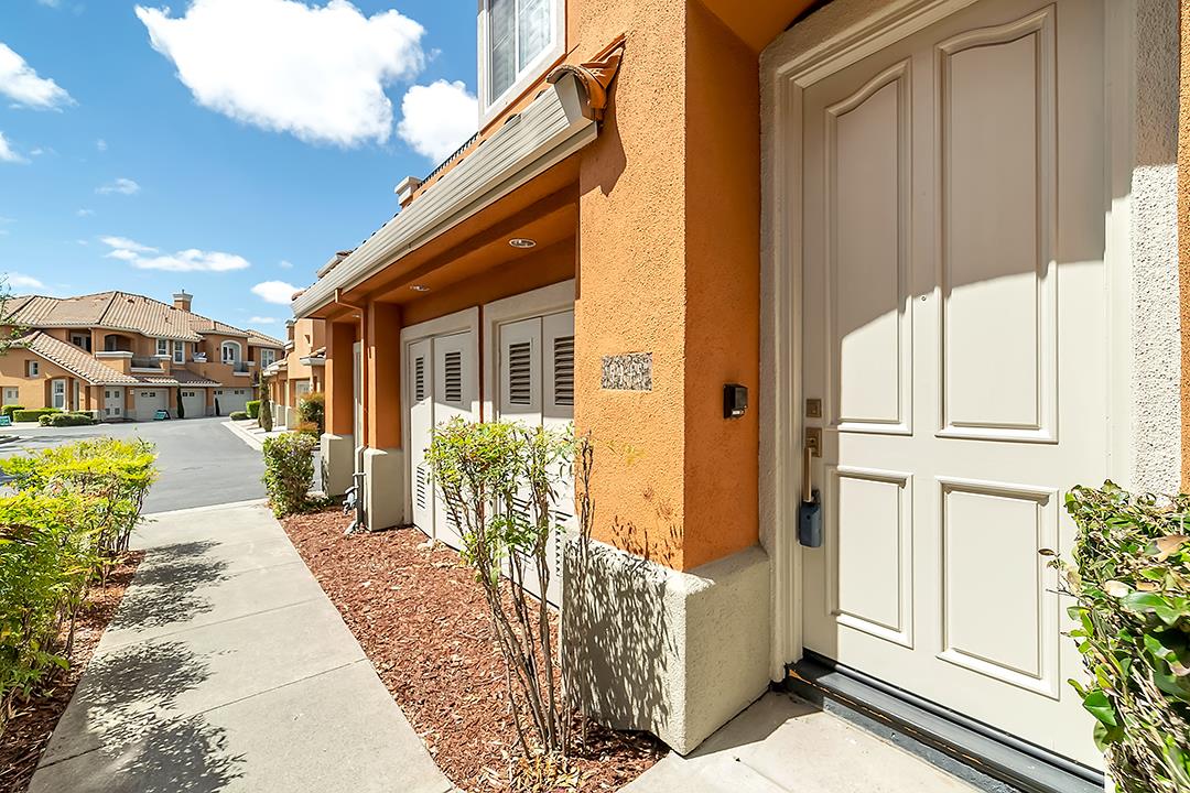 5445 Silver Vista WAY