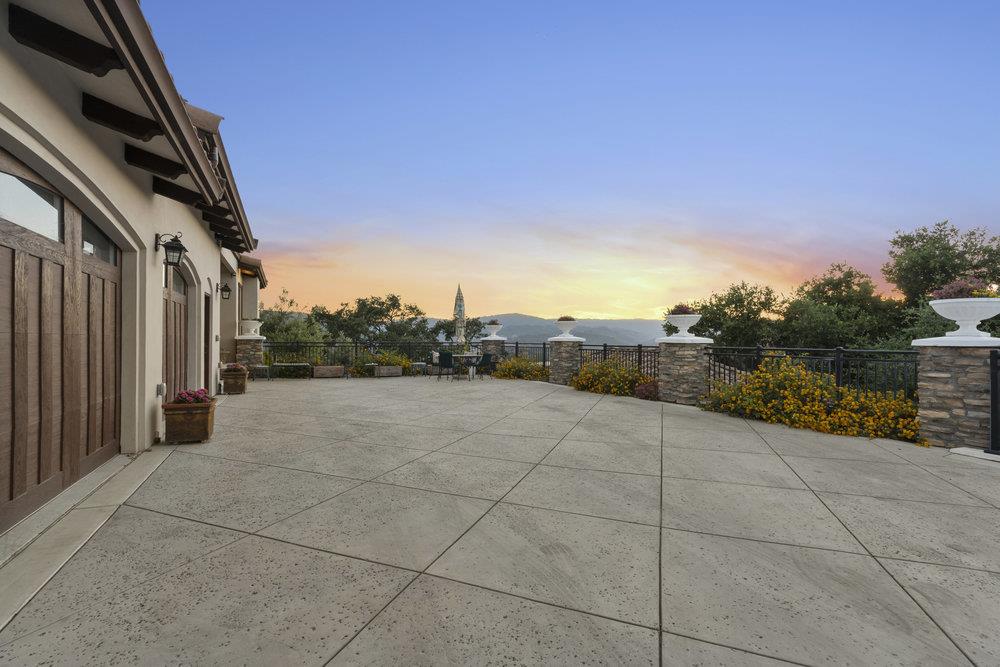 2241 Columbine CT