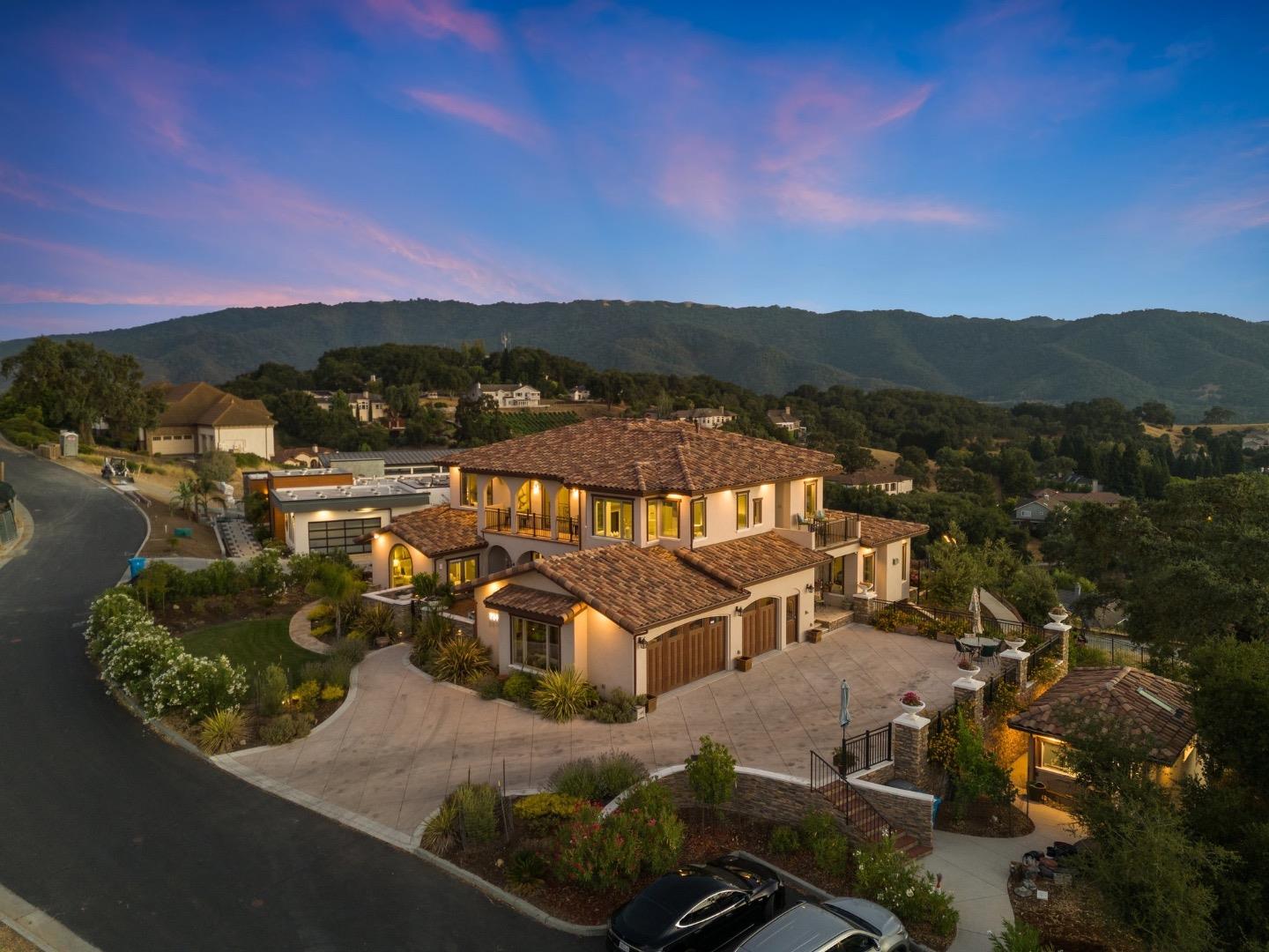2241 Columbine CT