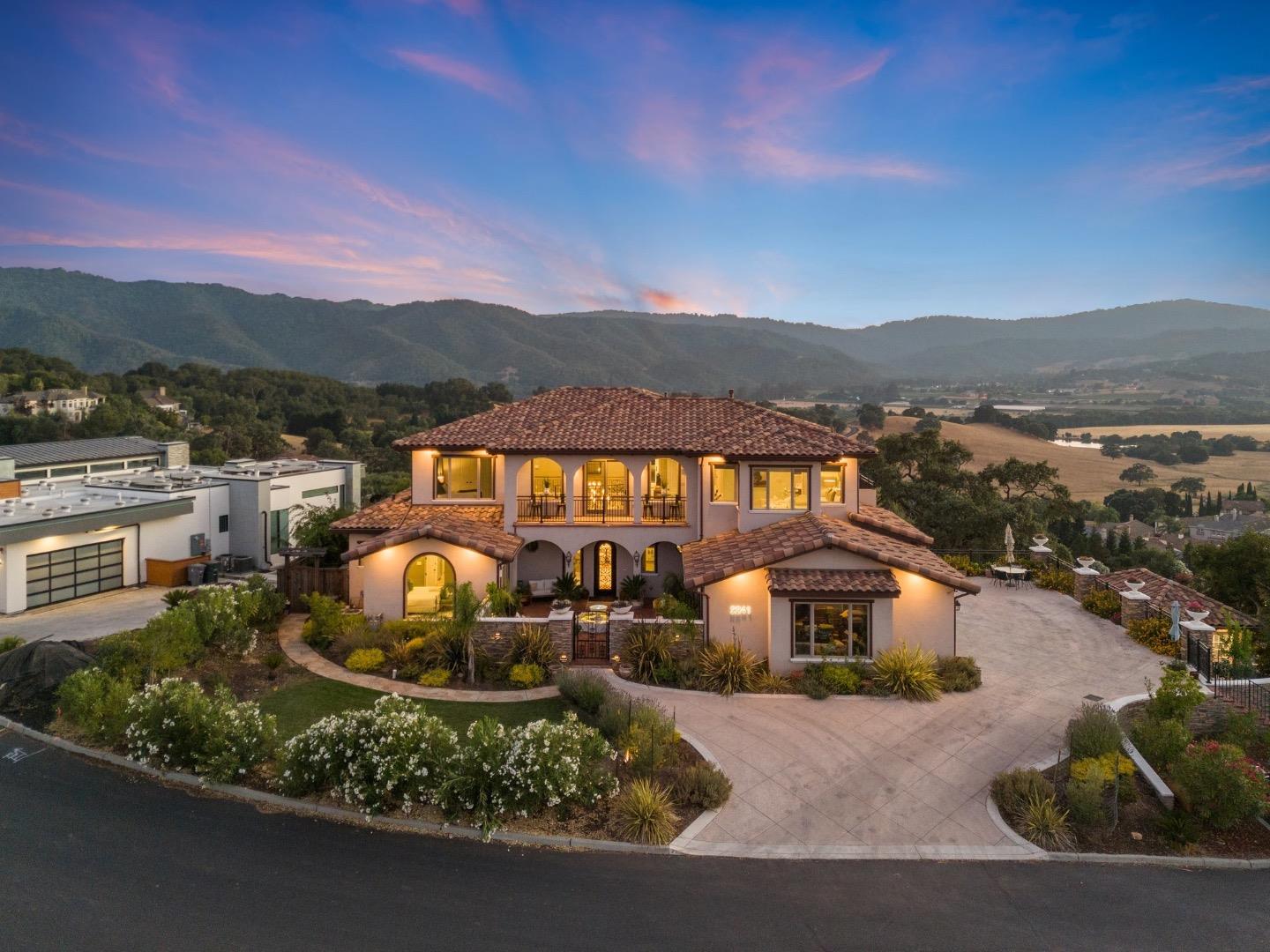 2241 Columbine CT