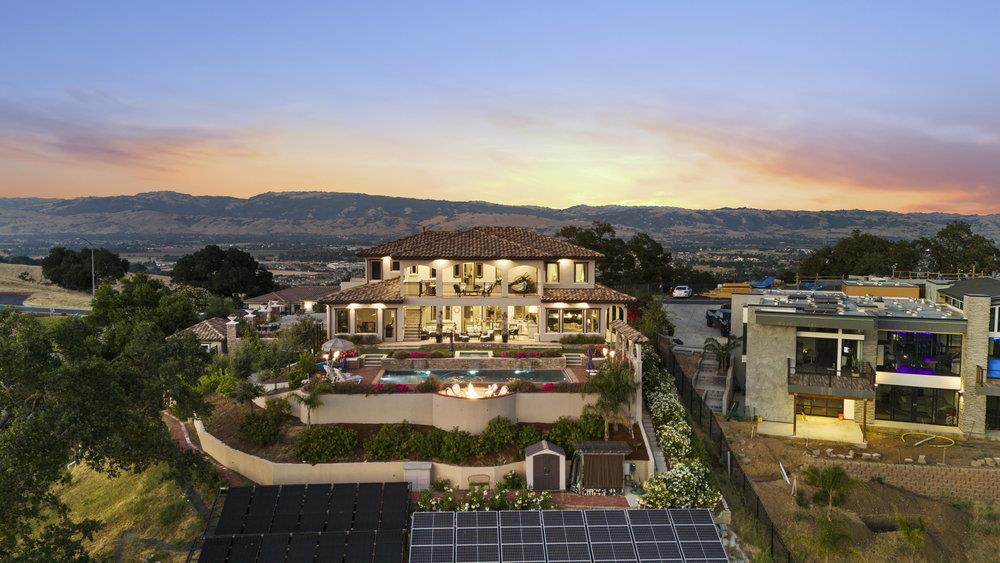 2241 Columbine CT
