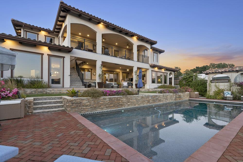 2241 Columbine CT