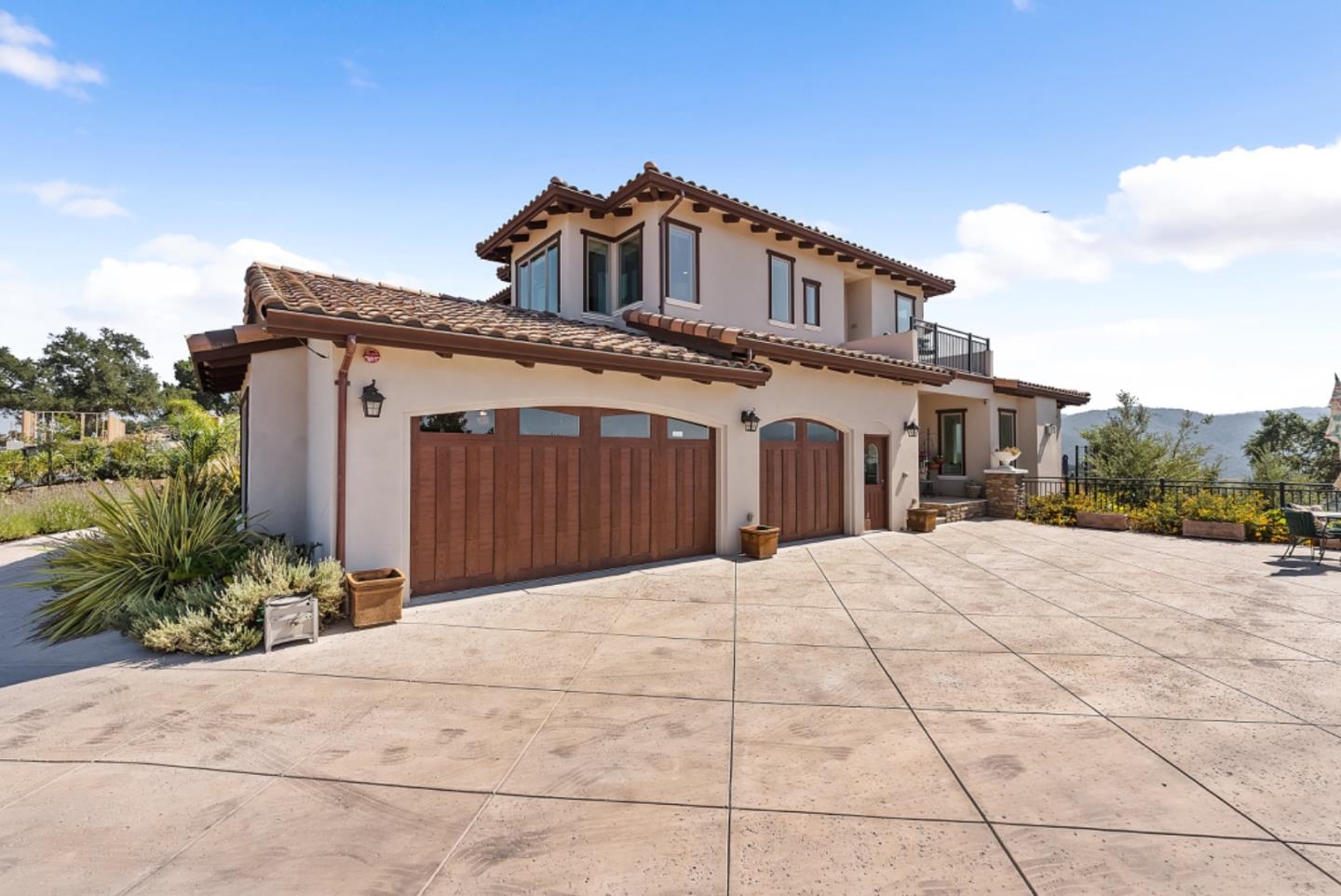 2241 Columbine CT