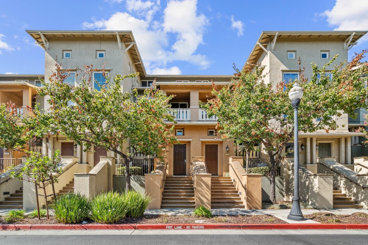 629 Boardwalk WAY
