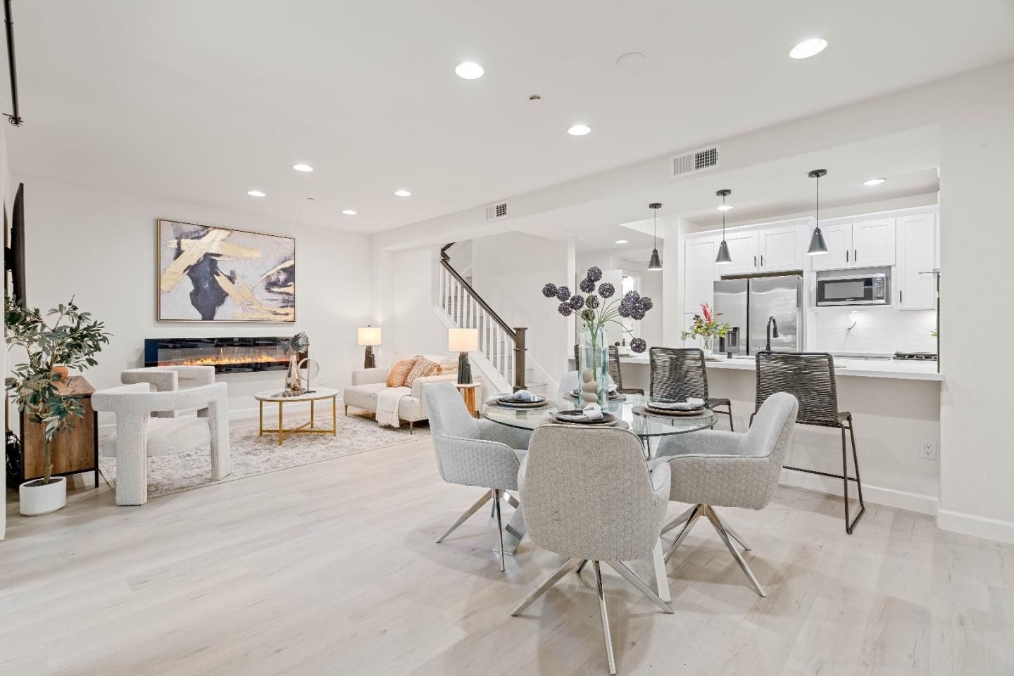 629 Boardwalk WAY