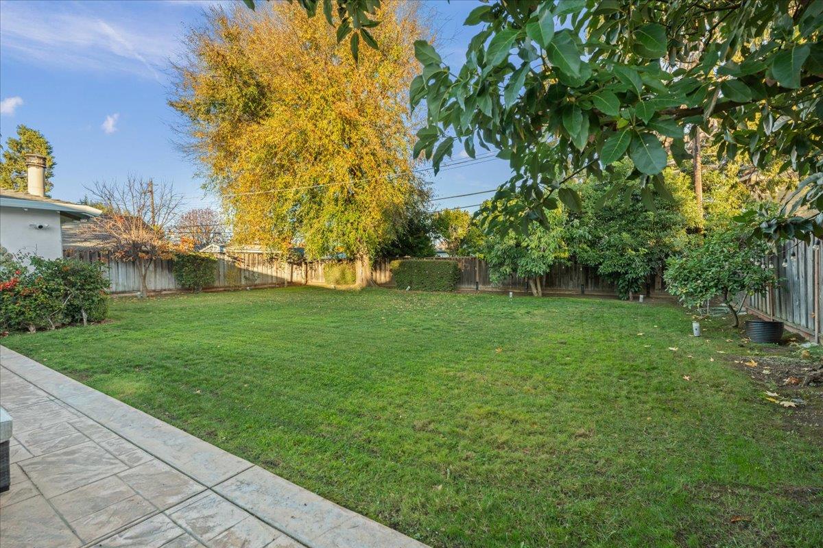 970 S Baywood Avenue