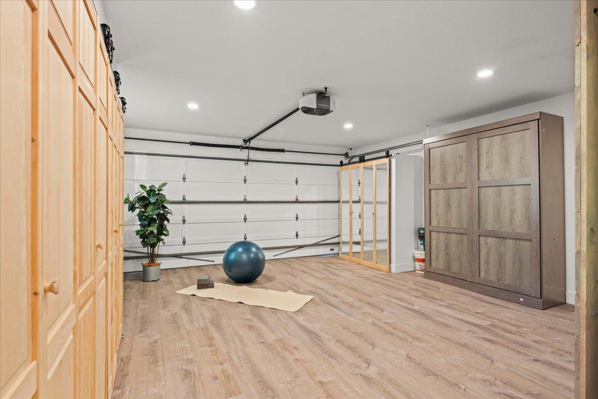 970 S Baywood Avenue