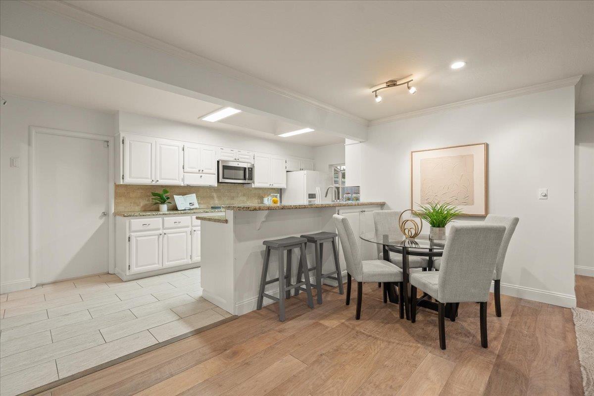 970 S Baywood Avenue