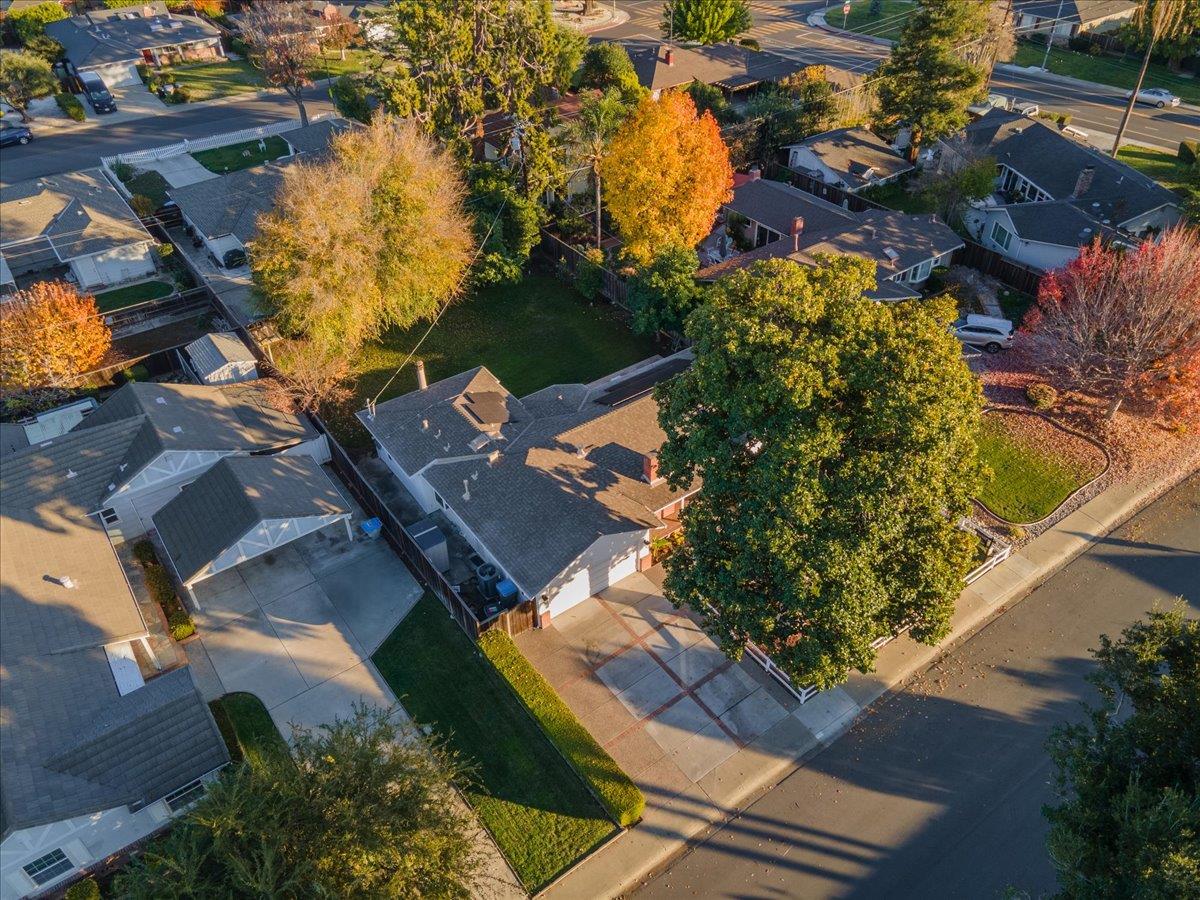 970 S Baywood Avenue