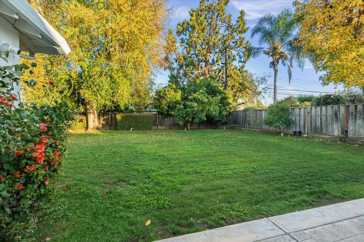 970 S Baywood Avenue