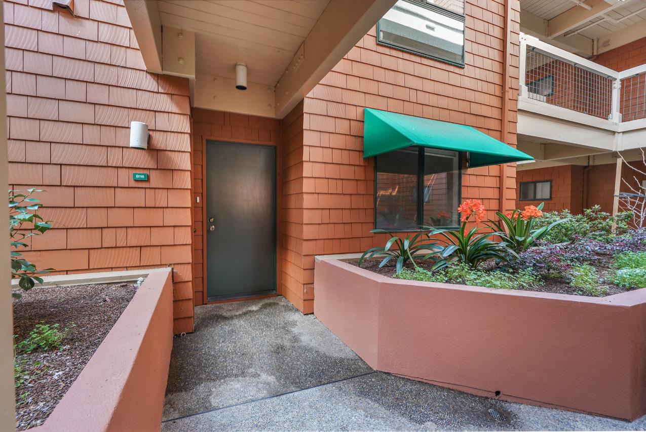 4250 El Camino Real B118