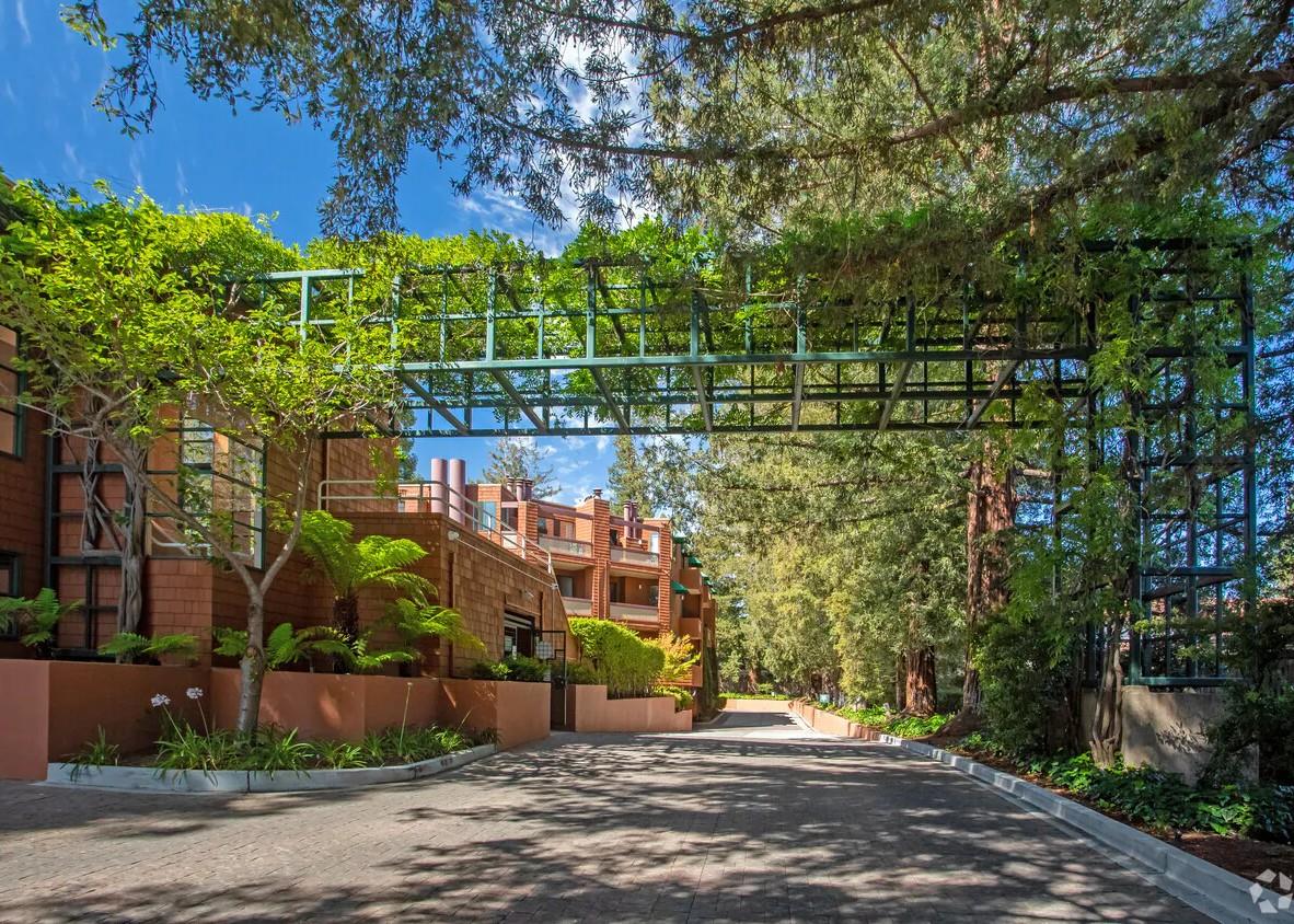 4250 El Camino Real B118