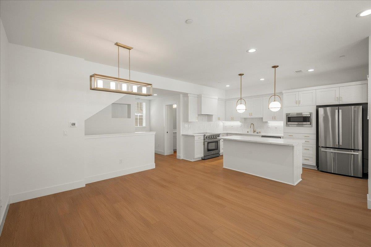 224 Carroll ST 8