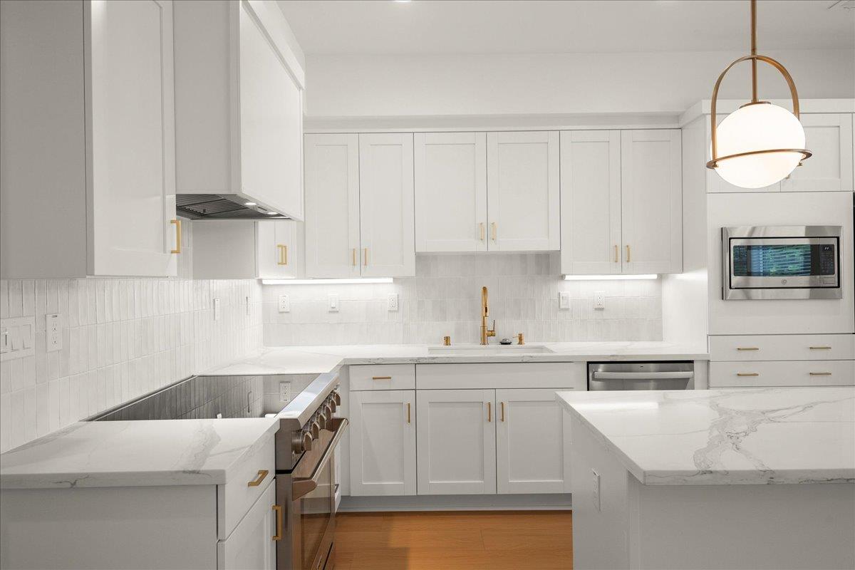 224 Carroll ST 8