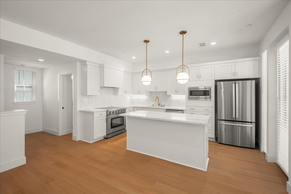224 Carroll ST 8