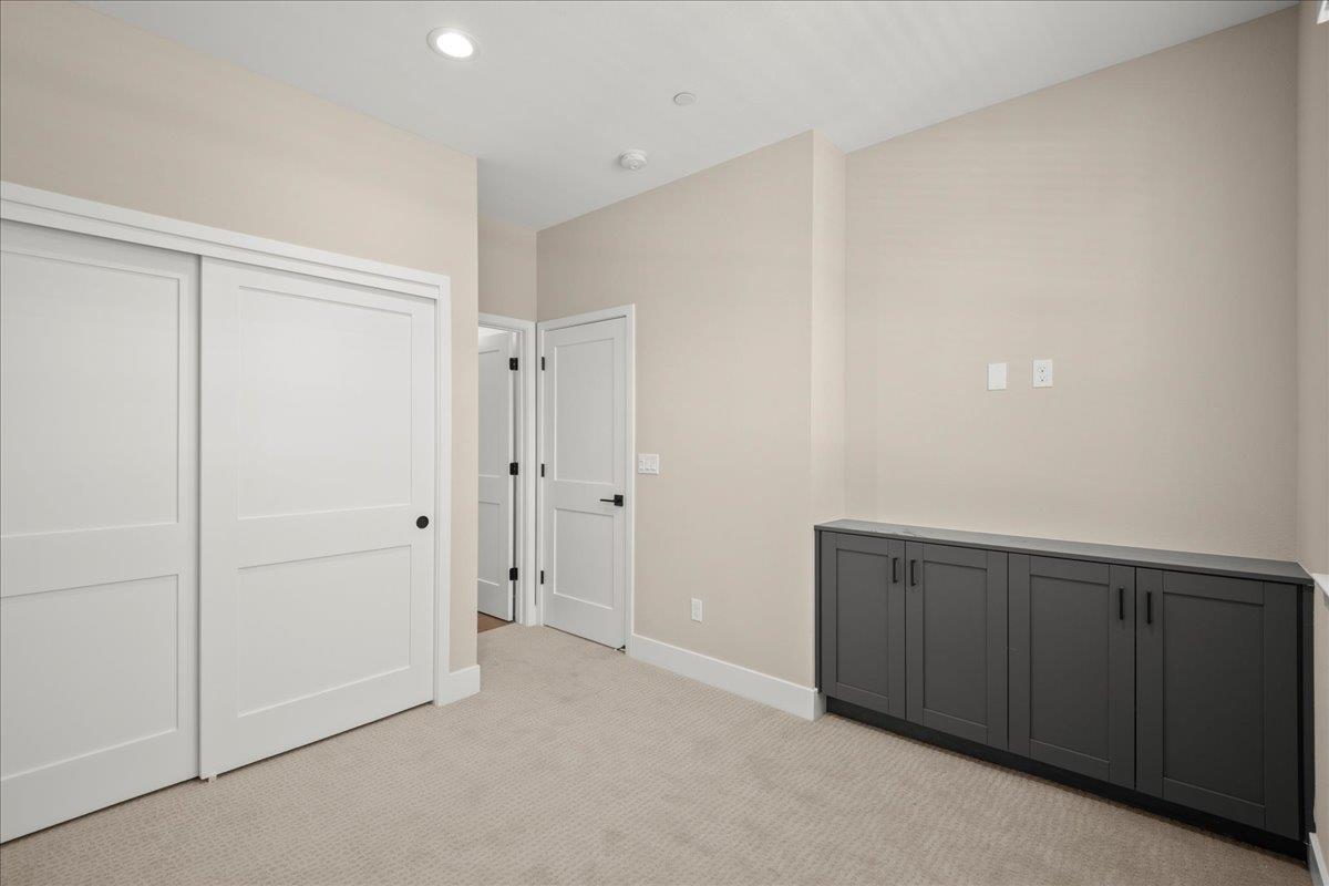 224 Carroll ST 6