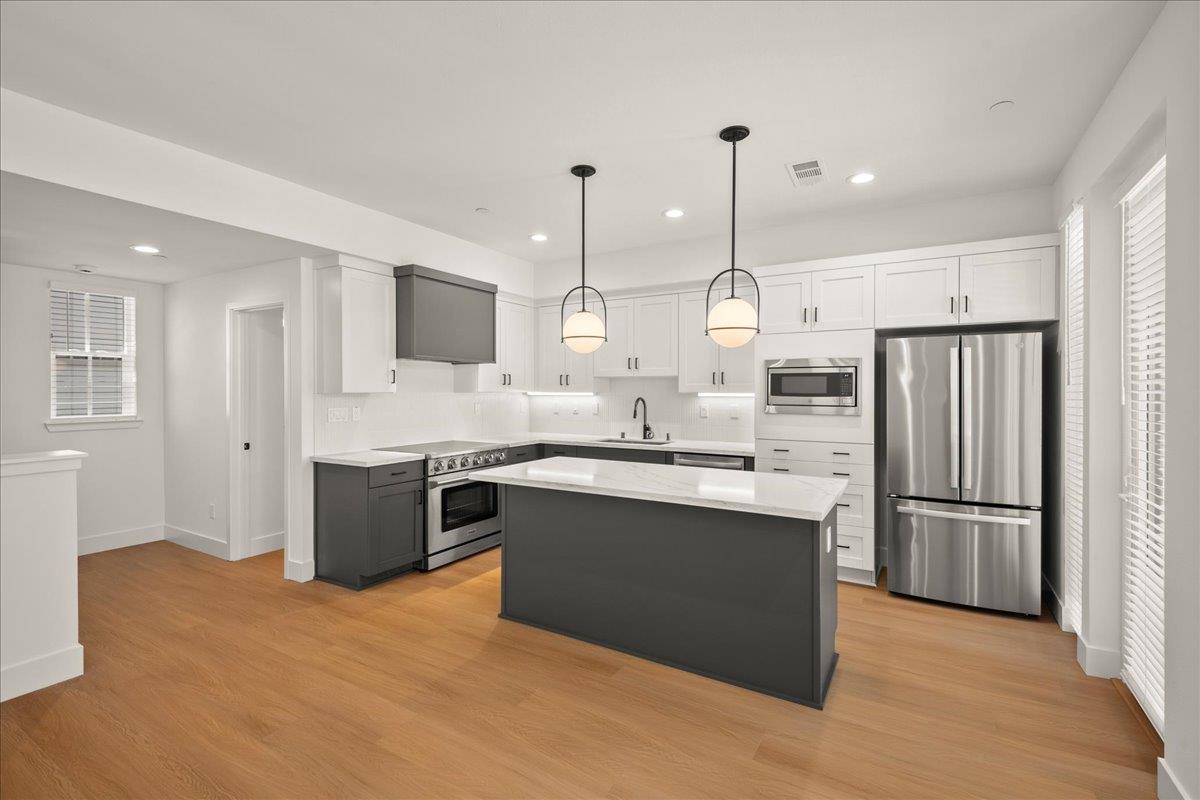 224 Carroll ST 6
